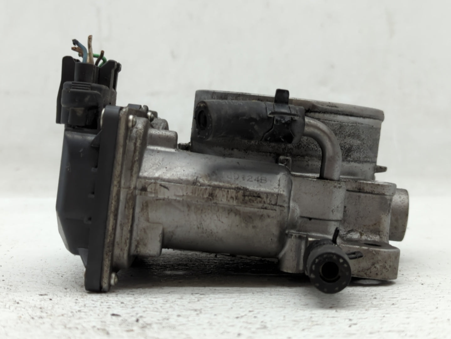 2013-2018 Hyundai Santa Fe Throttle Body P/N:35100-3CAA0 Fits Fits 2012 2013 2014 2015 2016 2017 2018 OEM Used Auto Parts - 