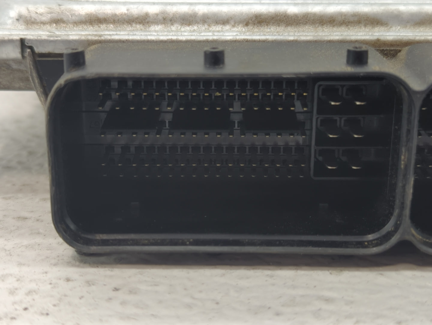 2013 Hyundai Santa Fe PCM Engine Control Computer ECU ECM PCU OEM P/N:39100-2GAG0 39130-2GAG0, 39130-2GAG5, 39130-2GAG1 Fits