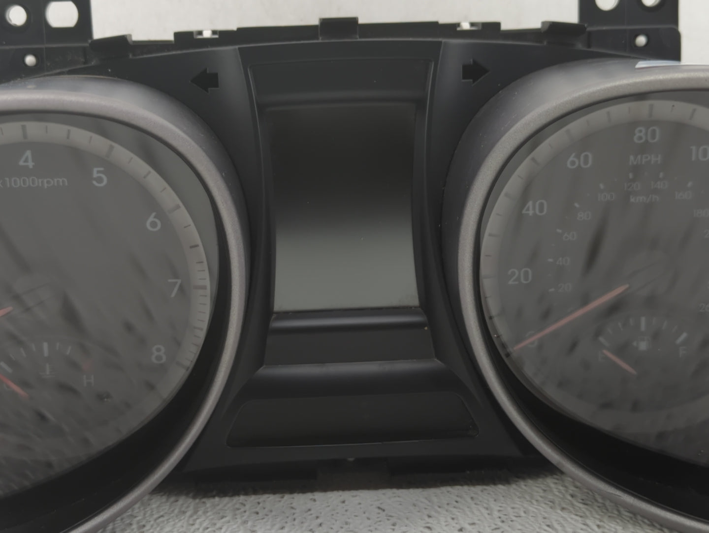 2013-2014 Hyundai Santa Fe Instrument Cluster Speedometer Gauges P/N:94001-B8041 Miles: Fits Fits 2013 2014 OEM Used Auto Pa