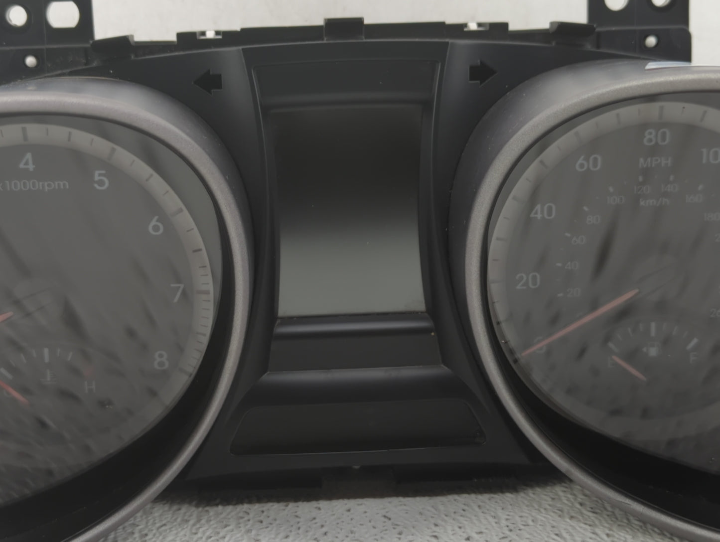 2013-2014 Hyundai Santa Fe Instrument Cluster Speedometer Gauges P/N:94001-B8041 Miles: Fits Fits 2013 2014 OEM Used Auto Pa