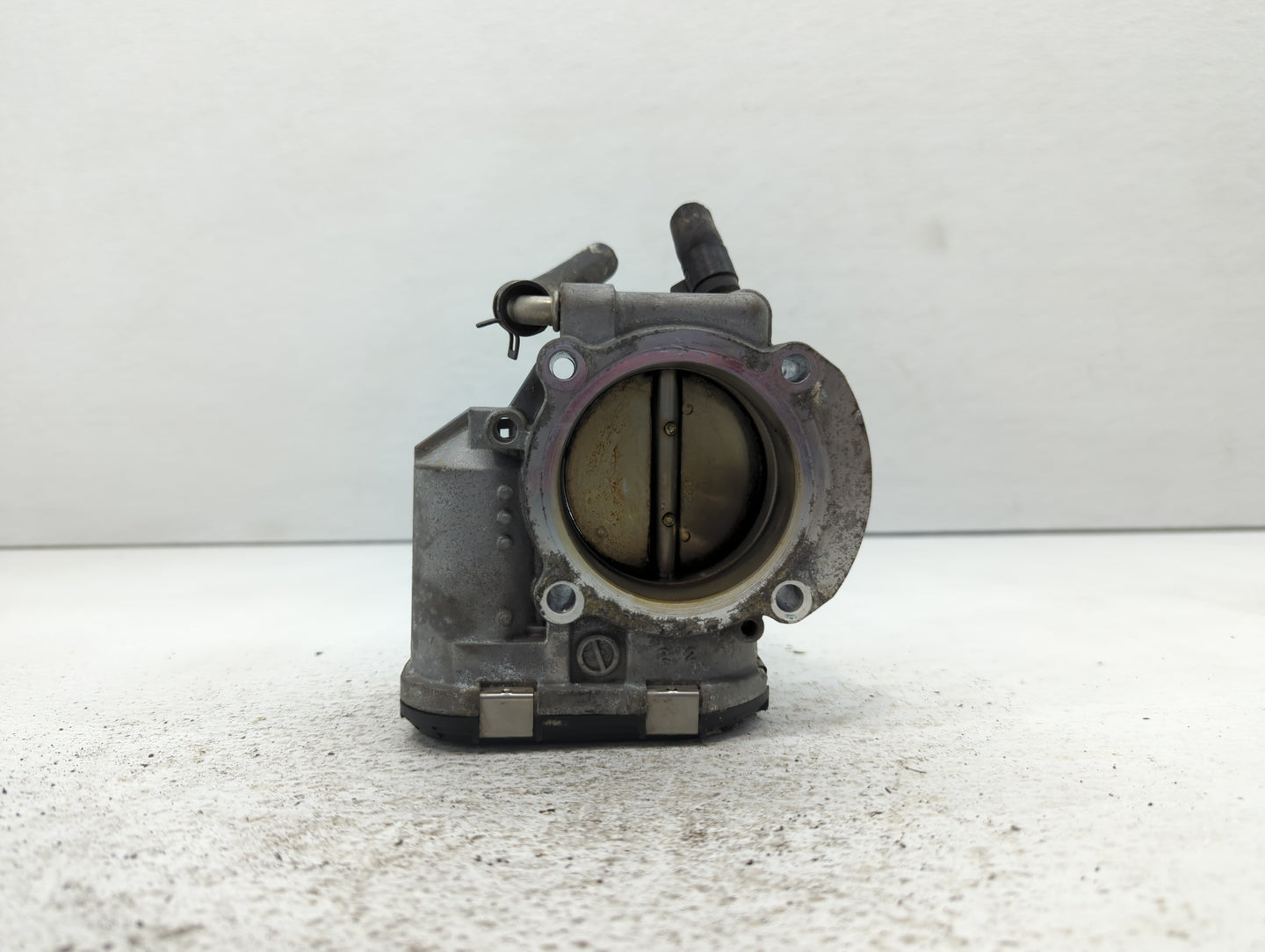 2013 Hyundai Santa Fe Throttle Body P/N:35100-2G700 Fits Fits 2011 2012 2014 2015 2016 OEM Used Auto Parts - Oemusedautopart