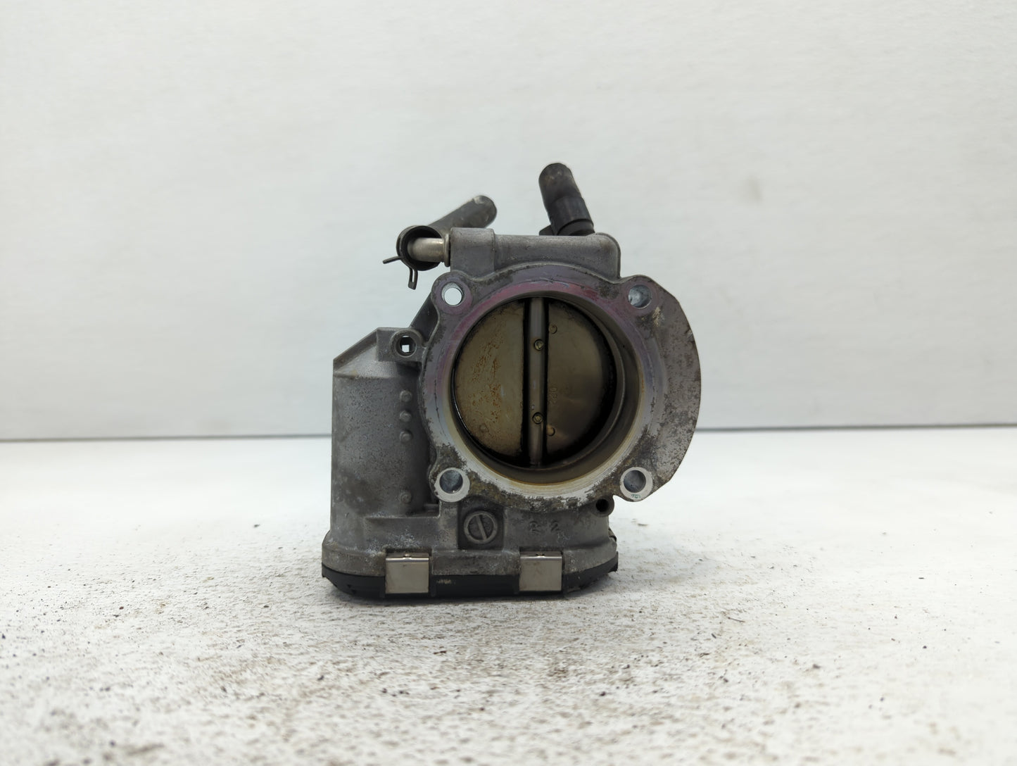 2013 Hyundai Santa Fe Throttle Body P/N:35100-2G700 Fits Fits 2011 2012 2014 2015 2016 OEM Used Auto Parts - Oemusedautopart