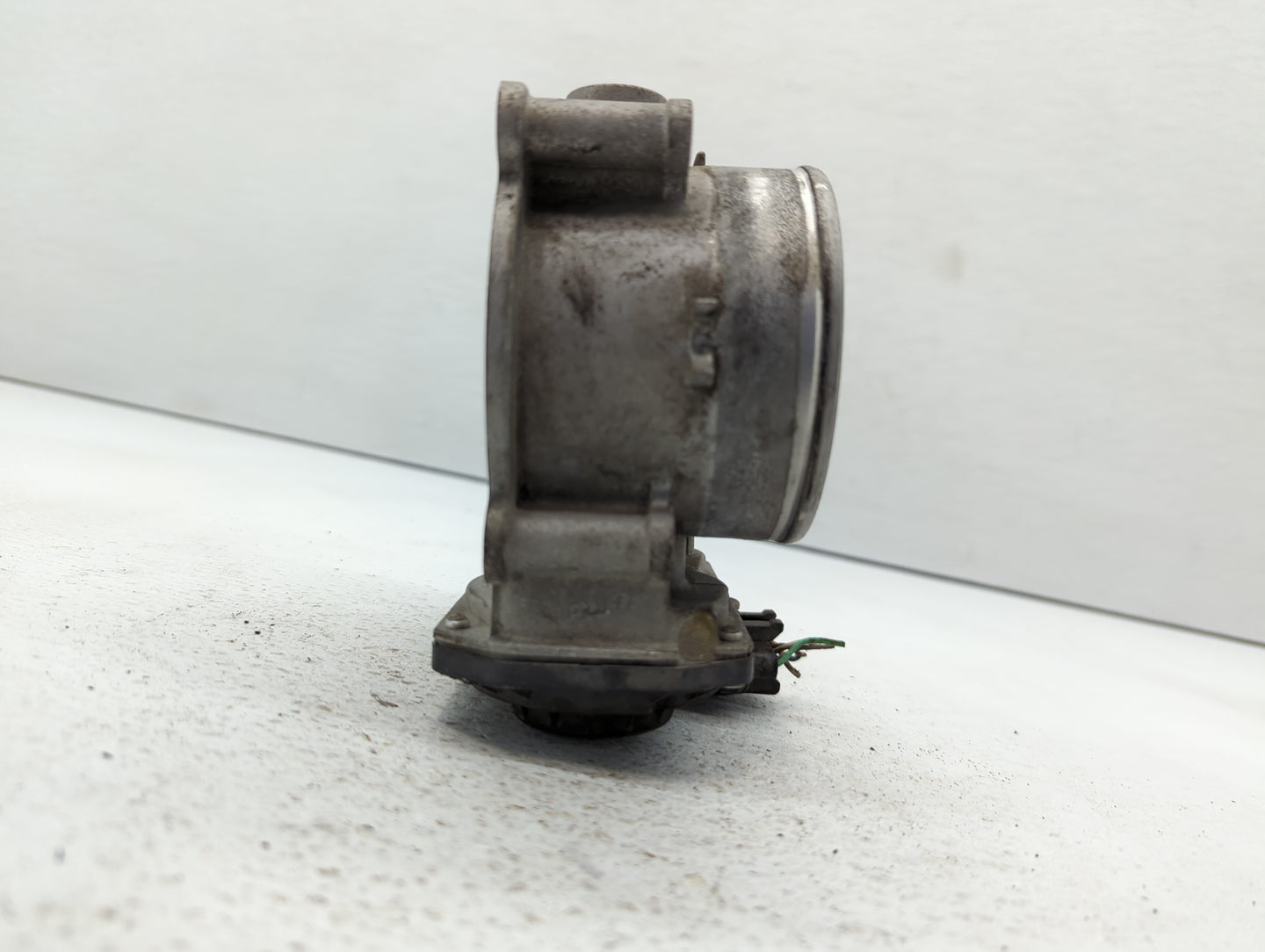 2013-2018 Hyundai Santa Fe Throttle Body P/N:35100-3CAA0 Fits Fits 2012 2013 2014 2015 2016 2017 2018 OEM Used Auto Parts - 