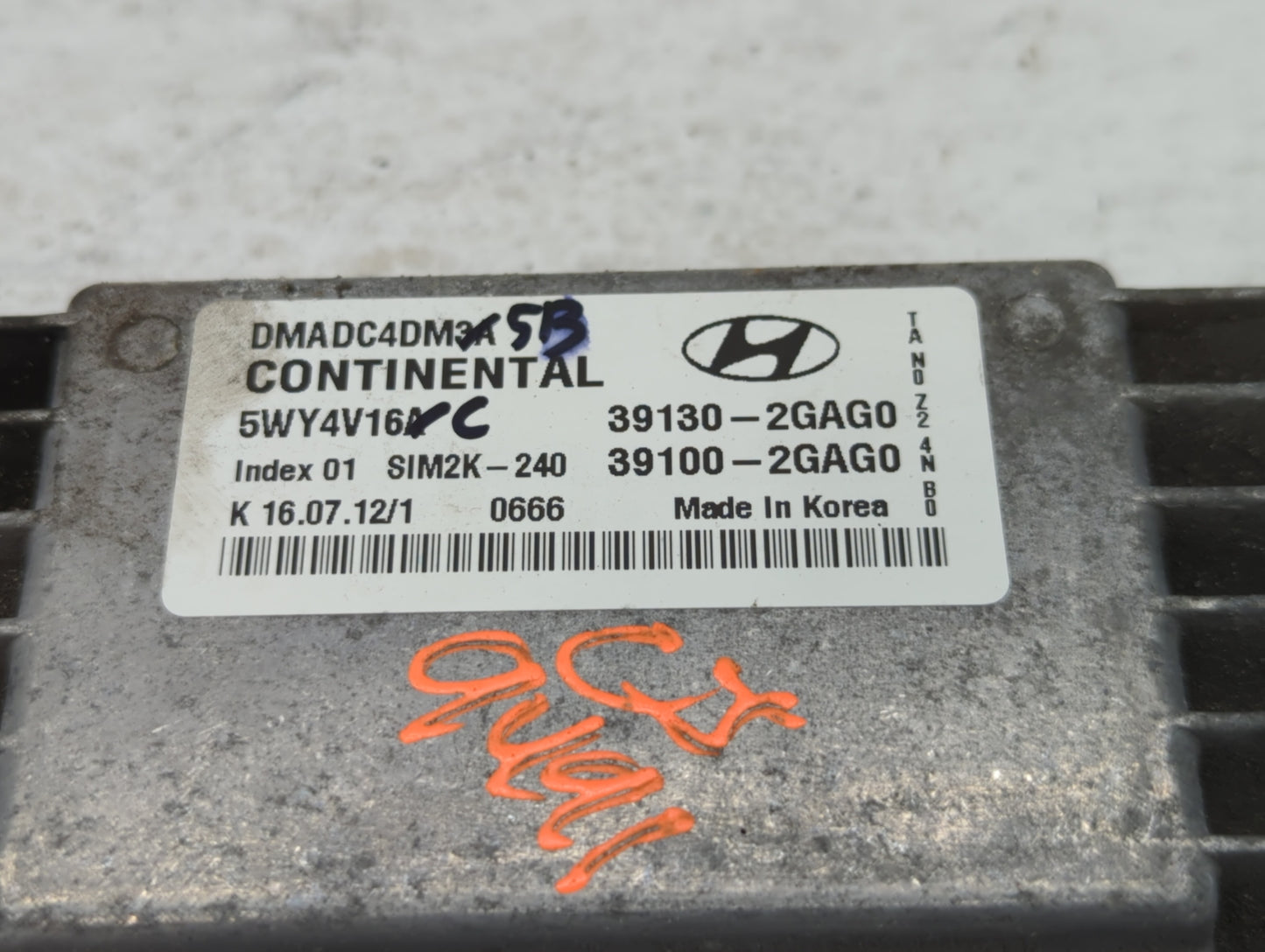 2013 Hyundai Santa Fe PCM Engine Control Computer ECU ECM PCU OEM P/N:39100-2GAG0 39130-2GAG0 Fits OEM Used Auto Parts - Oem
