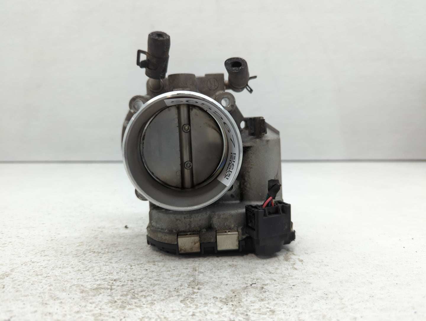 2013 Hyundai Santa Fe Throttle Body P/N:35100-2G700 Fits Fits 2011 2012 2014 2015 2016 OEM Used Auto Parts - Oemusedautopart