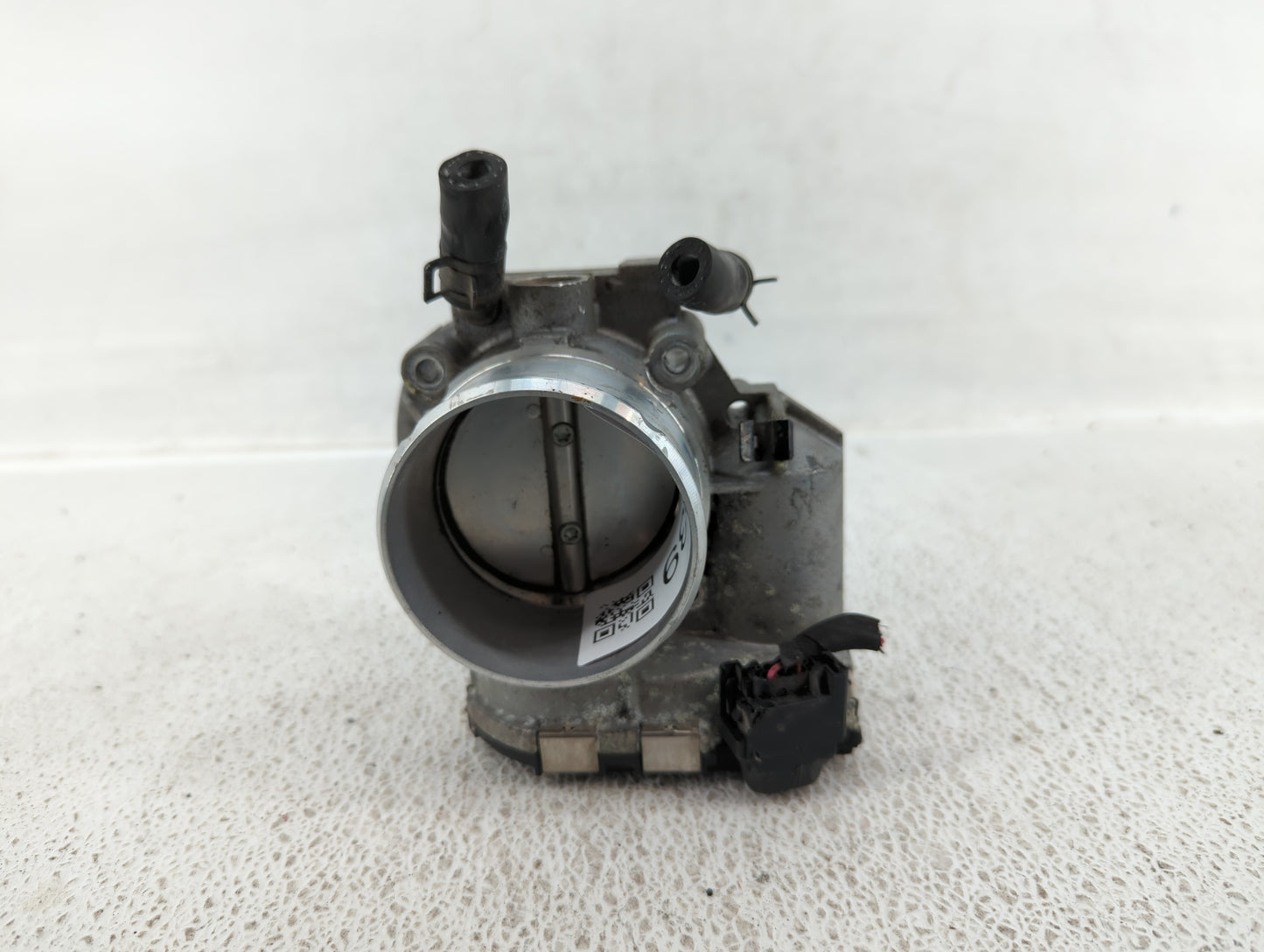 2013 Hyundai Santa Fe Throttle Body P/N:35100-2G700 Fits Fits 2011 2012 2014 2015 2016 OEM Used Auto Parts - Oemusedautopart