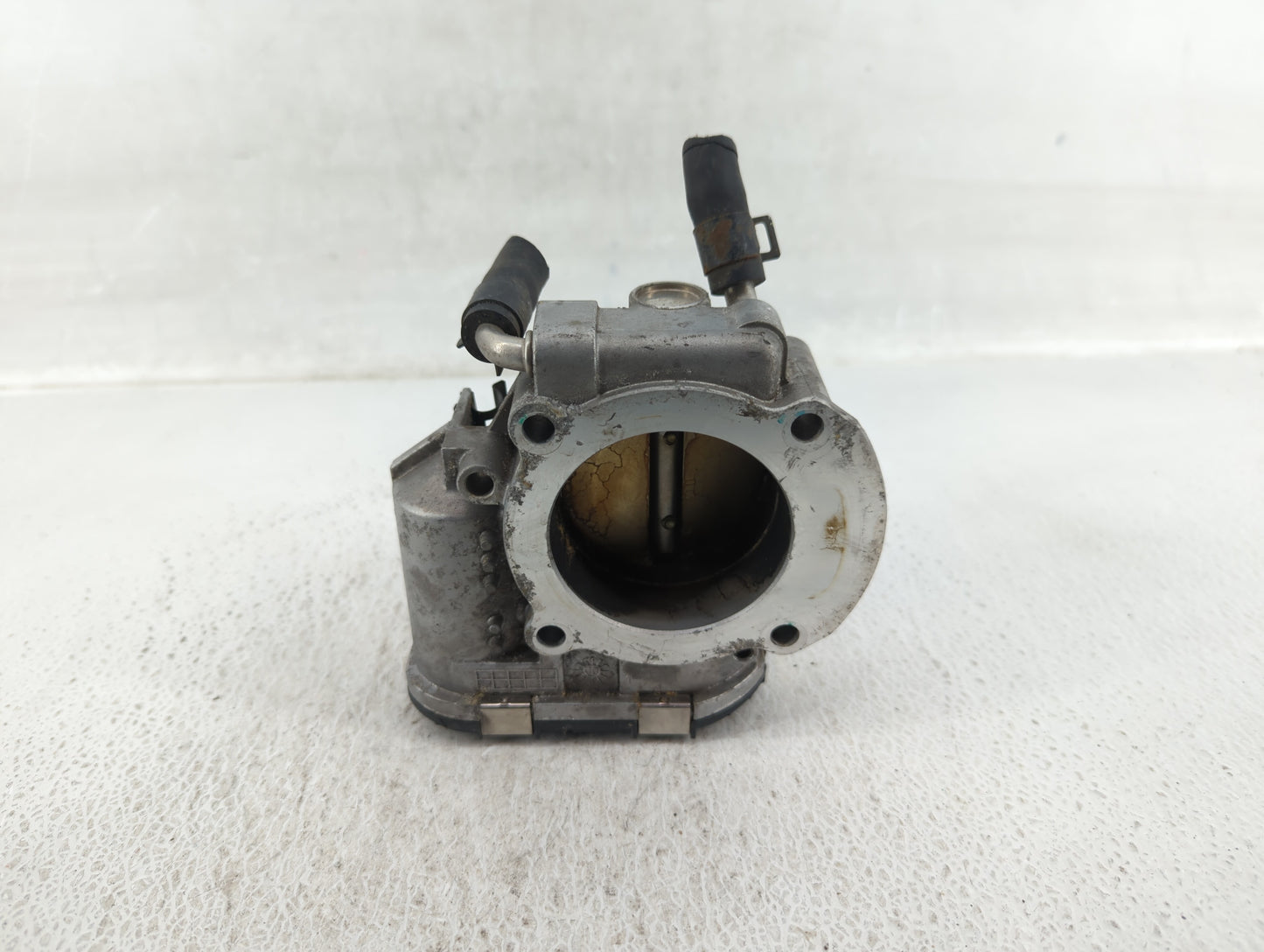 2010-2012 Hyundai Santa Fe Throttle Body P/N:35100-25400 Fits Fits 2006 2007 2008 2009 2010 2011 2012 2013 OEM Used Auto Par