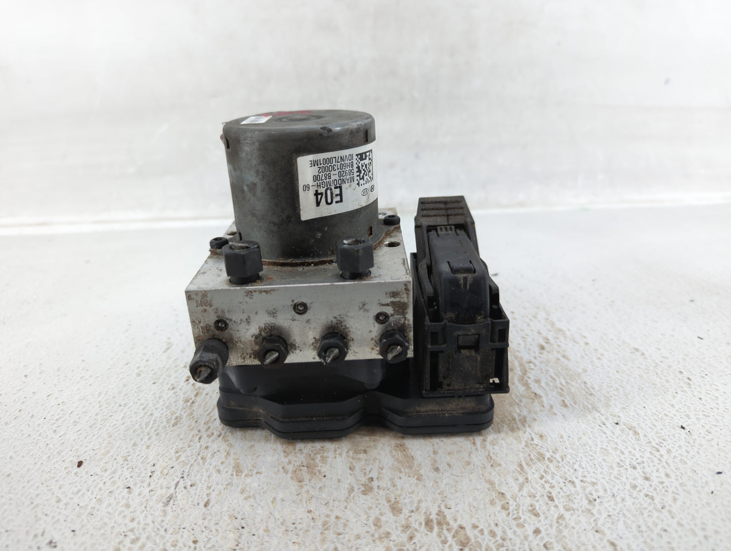 2013-2016 Hyundai Santa Fe ABS Pump Control Module Replacement P/N:58920-B8700 Fits Fits 2013 2014 2015 2016 OEM Used Auto P