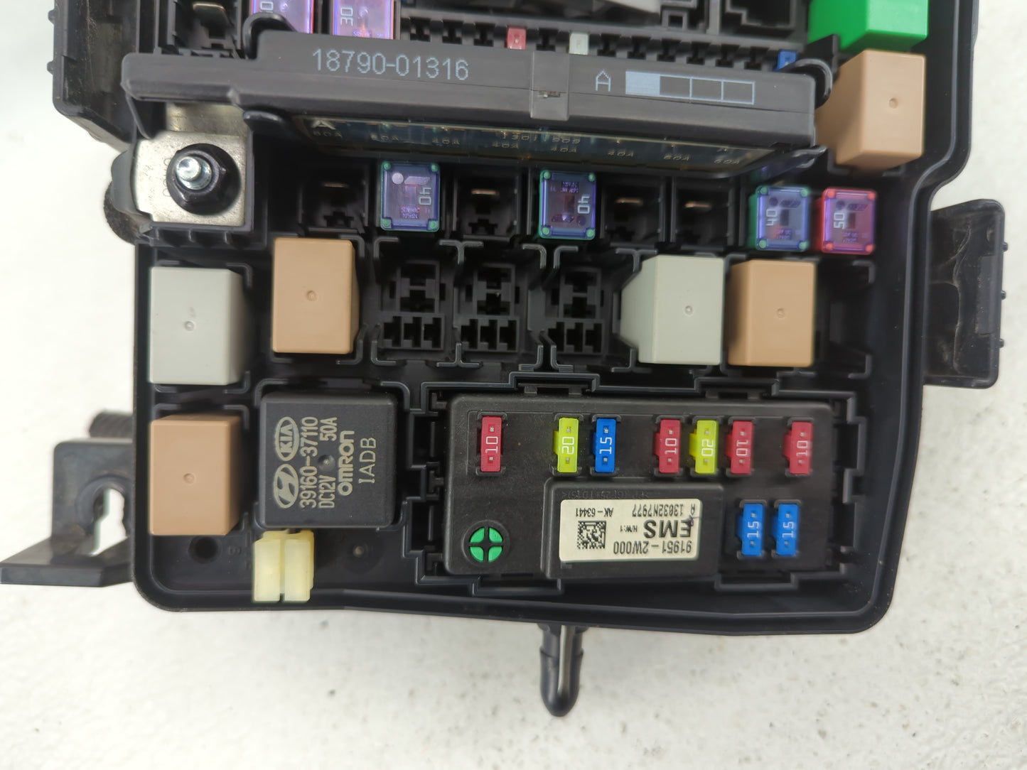 2013 Hyundai Santa Fe Fusebox Fuse Box Panel Relay Module P/N:91941-4Z010 Fits OEM Used Auto Parts - Oemusedautoparts1.com