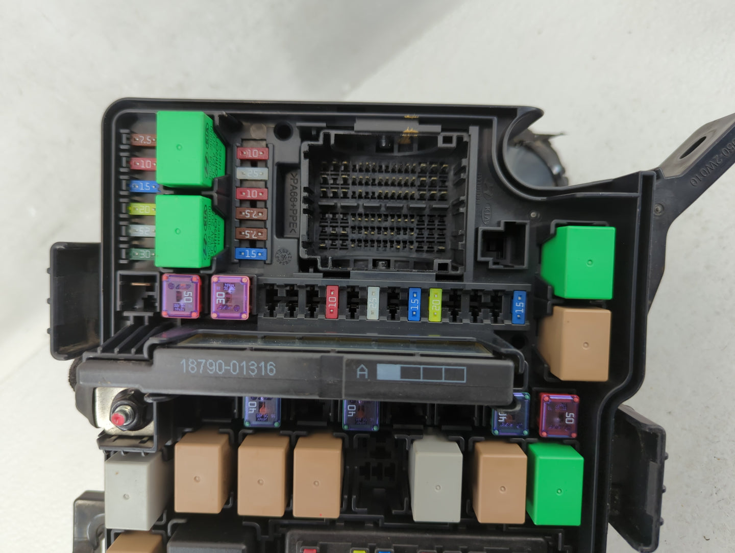 2013 Hyundai Santa Fe Fusebox Fuse Box Panel Relay Module P/N:91941-4Z010 Fits OEM Used Auto Parts - Oemusedautoparts1.com