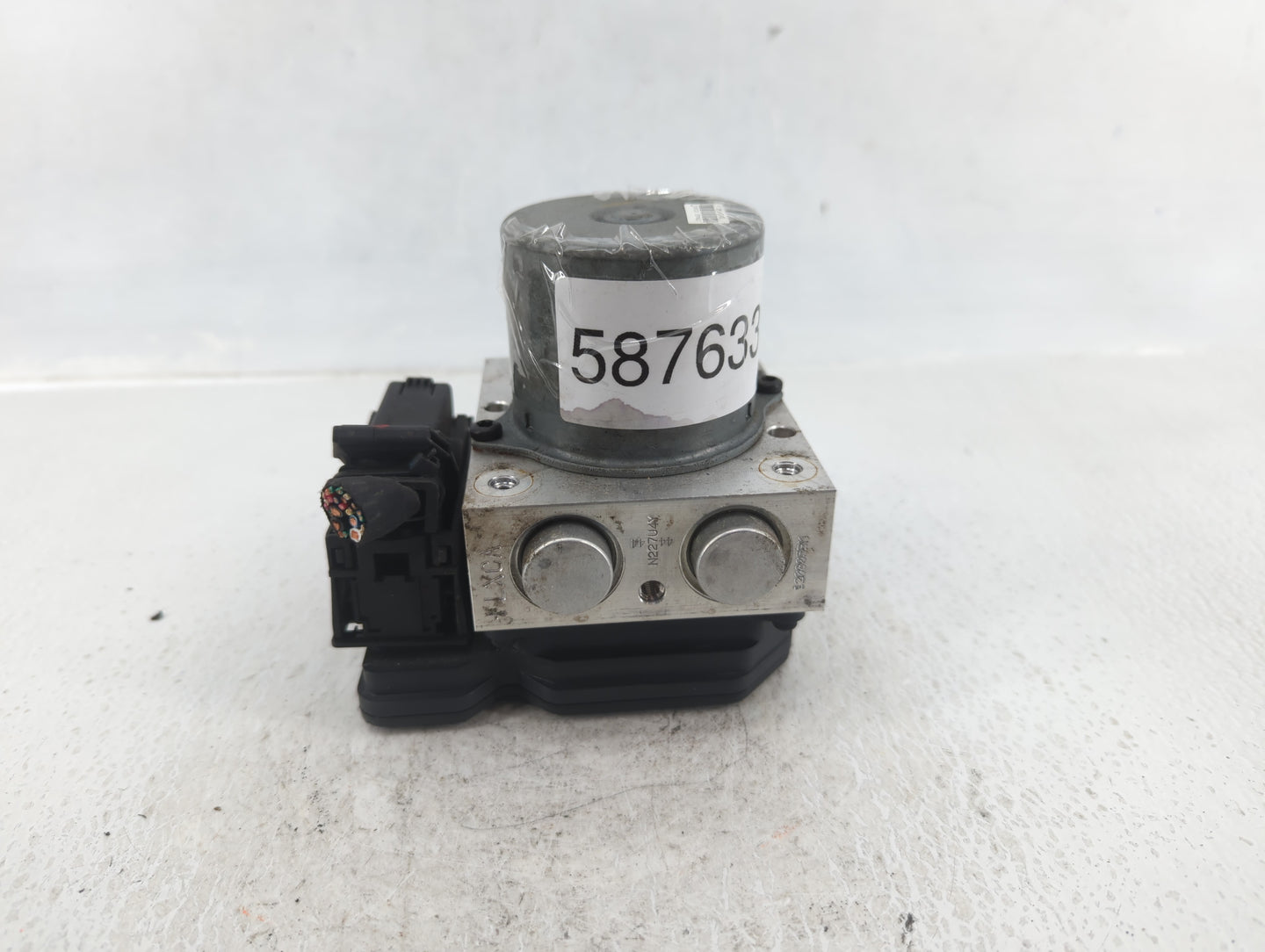 2013 Hyundai Santa Fe ABS Pump Control Module Replacement P/N:58920-4Z000 Fits OEM Used Auto Parts - Oemusedautoparts1.com