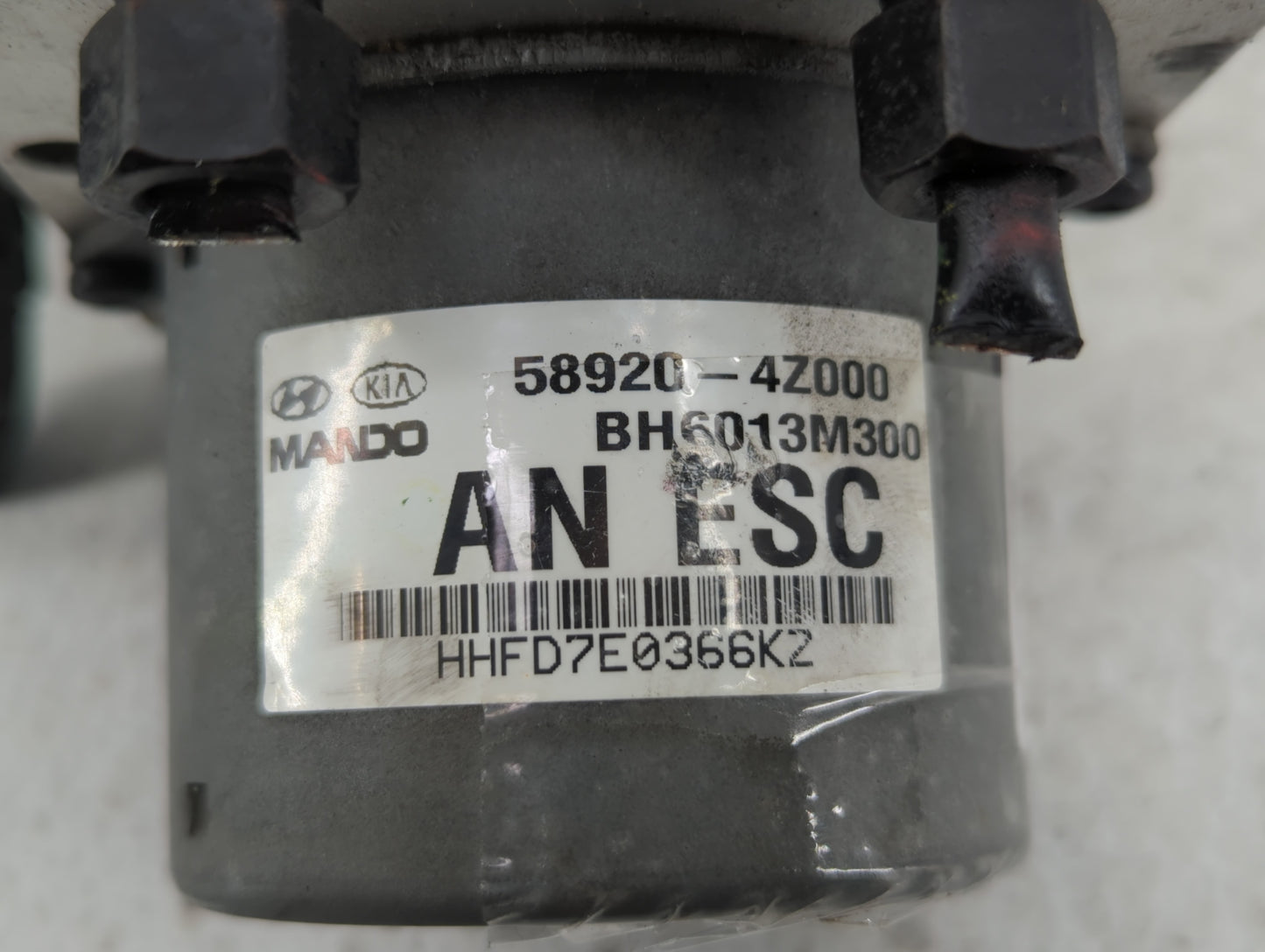 2013 Hyundai Santa Fe ABS Pump Control Module Replacement P/N:58920-4Z000 Fits OEM Used Auto Parts - Oemusedautoparts1.com