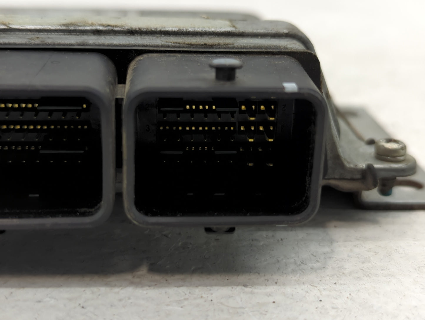 2013 Hyundai Santa Fe PCM Engine Control Computer ECU ECM PCU OEM P/N:MEC300-012 Fits OEM Used Auto Parts - Oemusedautoparts