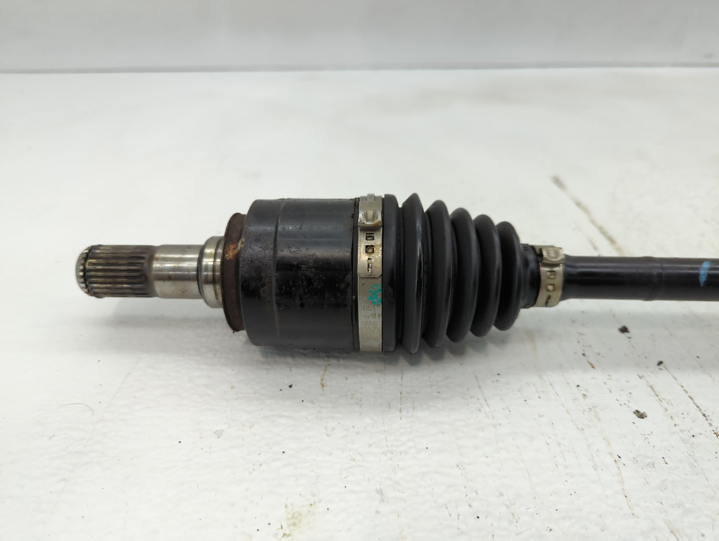 2013-2018 Hyundai Santa Fe Axle Shaft Front Passenger Cv C/v - Oemusedautoparts1.com
