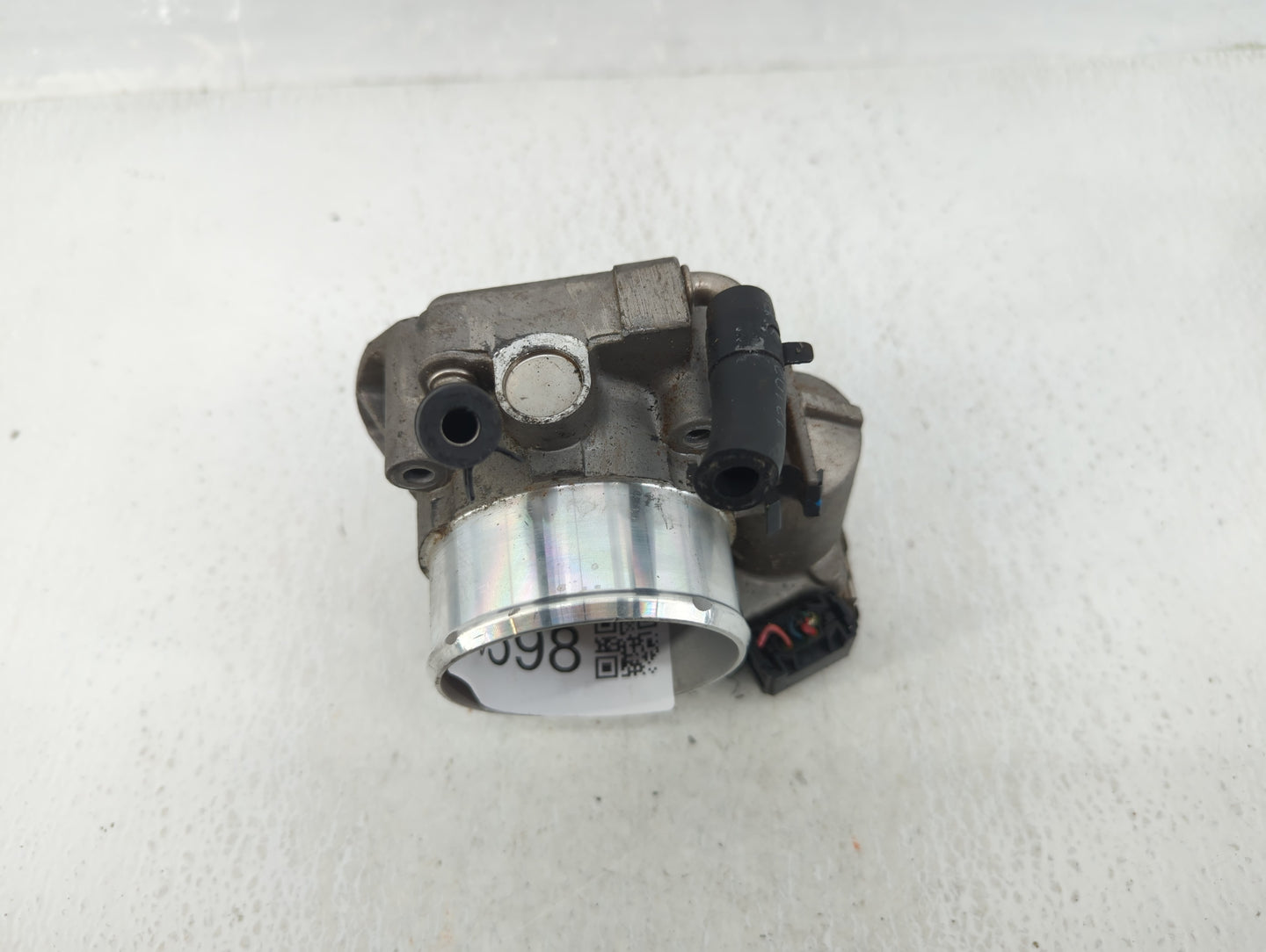 2013 Hyundai Santa Fe Throttle Body P/N:35100-2G700 Fits Fits 2011 2012 2014 2015 2016 OEM Used Auto Parts - Oemusedautopart
