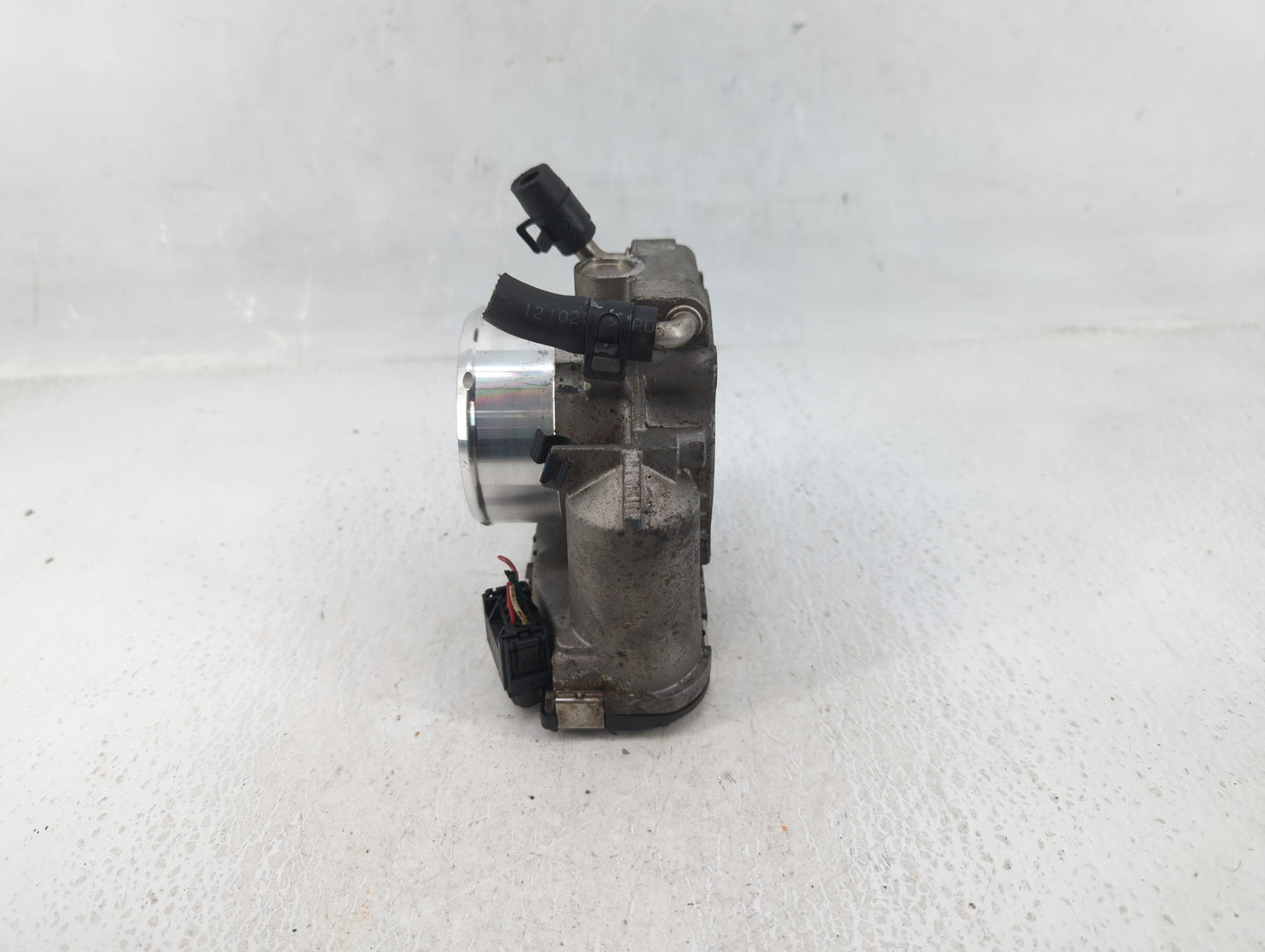 2013 Hyundai Santa Fe Throttle Body P/N:35100-2G700 Fits Fits 2011 2012 2014 2015 2016 OEM Used Auto Parts - Oemusedautopart
