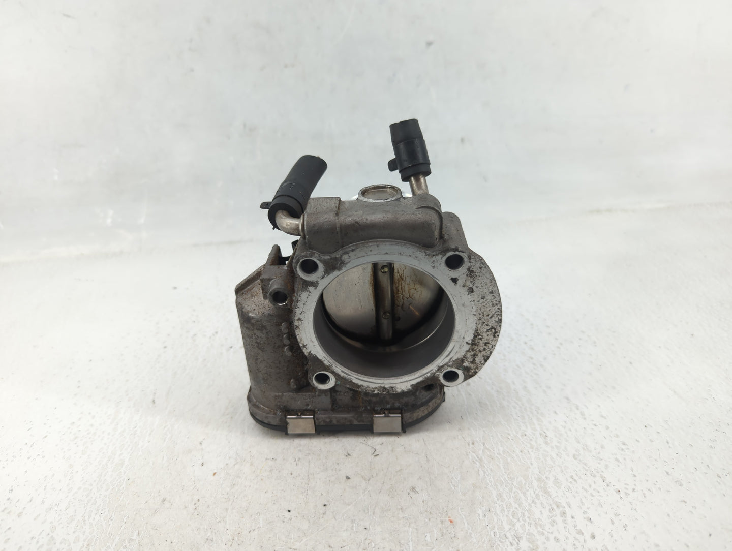 2013 Hyundai Santa Fe Throttle Body P/N:35100-2G700 Fits Fits 2011 2012 2014 2015 2016 OEM Used Auto Parts - Oemusedautopart