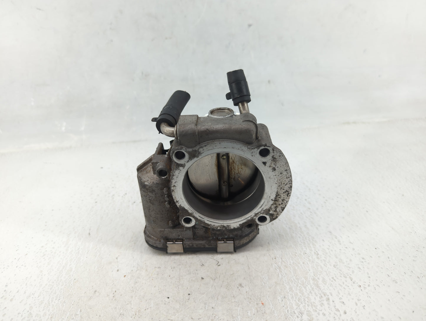 2013 Hyundai Santa Fe Throttle Body P/N:35100-2G700 Fits Fits 2011 2012 2014 2015 2016 OEM Used Auto Parts - Oemusedautopart