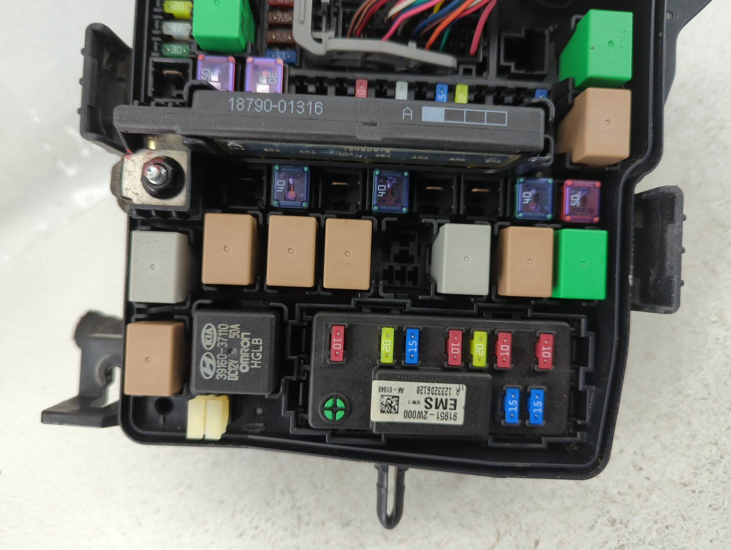 2013 Hyundai Santa Fe Fusebox Fuse Box Panel Relay Module P/N:91941-4Z010 Fits OEM Used Auto Parts - Oemusedautoparts1.com