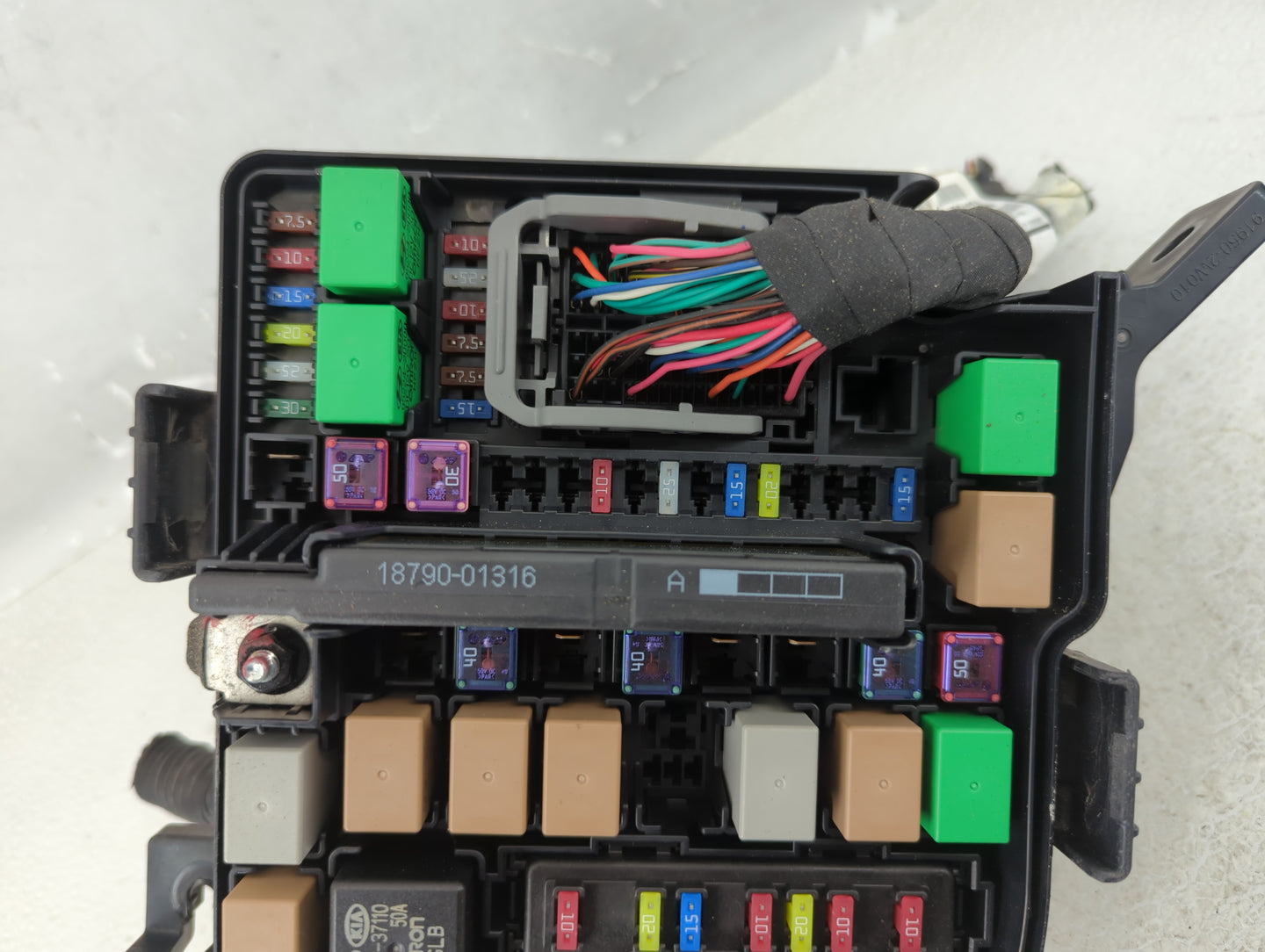 2013 Hyundai Santa Fe Fusebox Fuse Box Panel Relay Module P/N:91941-4Z010 Fits OEM Used Auto Parts - Oemusedautoparts1.com