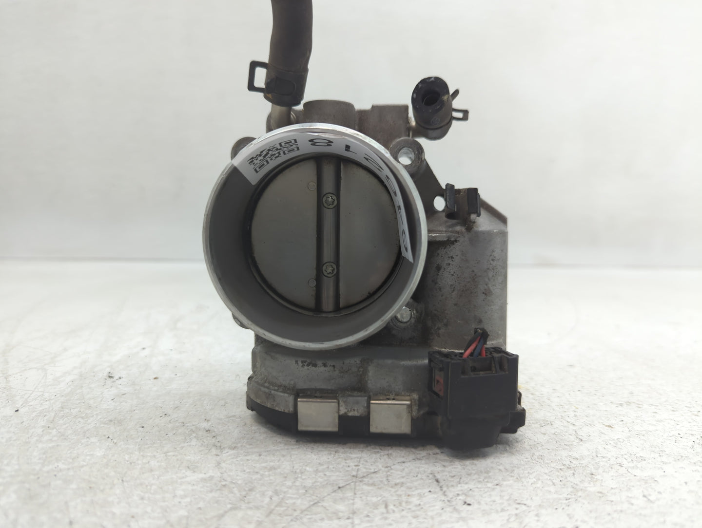 2013 Hyundai Santa Fe Throttle Body P/N:35100-2G700 Fits Fits 2011 2012 2014 2015 2016 OEM Used Auto Parts - Oemusedautopart