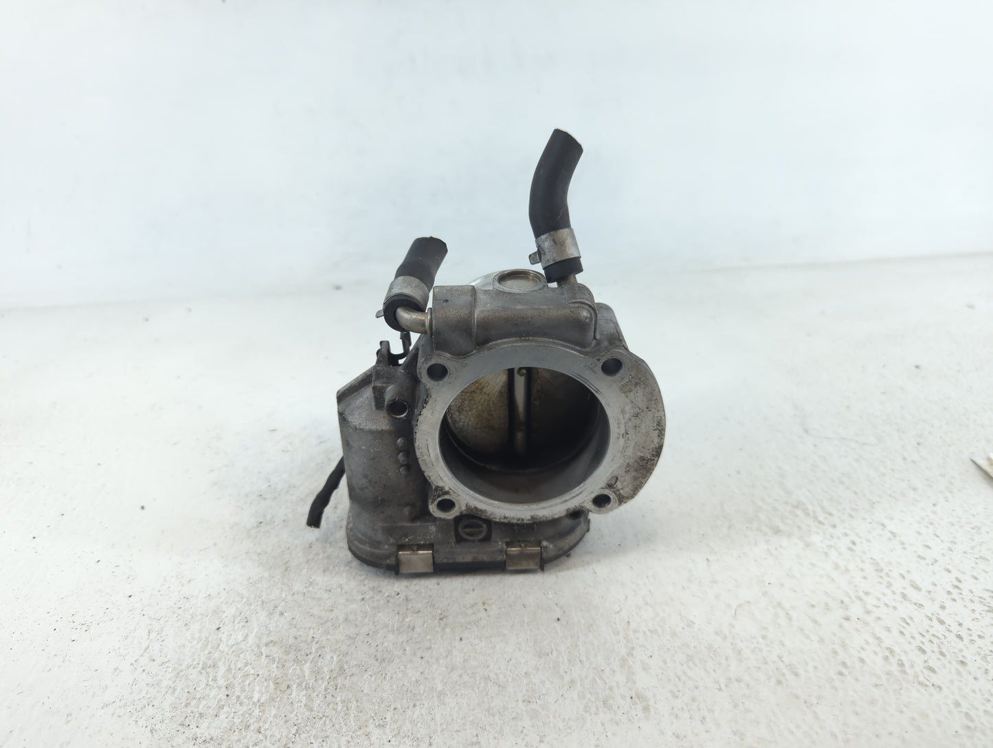 2013 Hyundai Santa Fe Throttle Body P/N:35100-2G700 Fits Fits 2011 2012 2014 2015 2016 OEM Used Auto Parts - Oemusedautopart