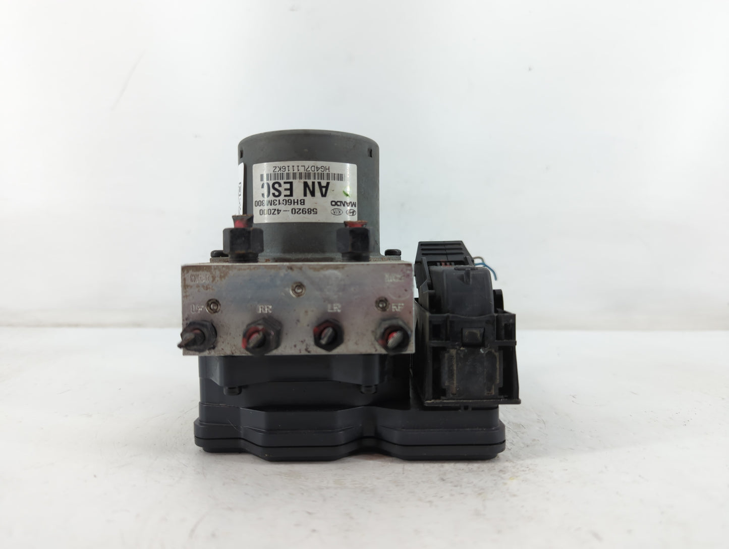 2013 Hyundai Santa Fe ABS Pump Control Module Replacement P/N:58920-4Z000 Fits OEM Used Auto Parts - Oemusedautoparts1.com
