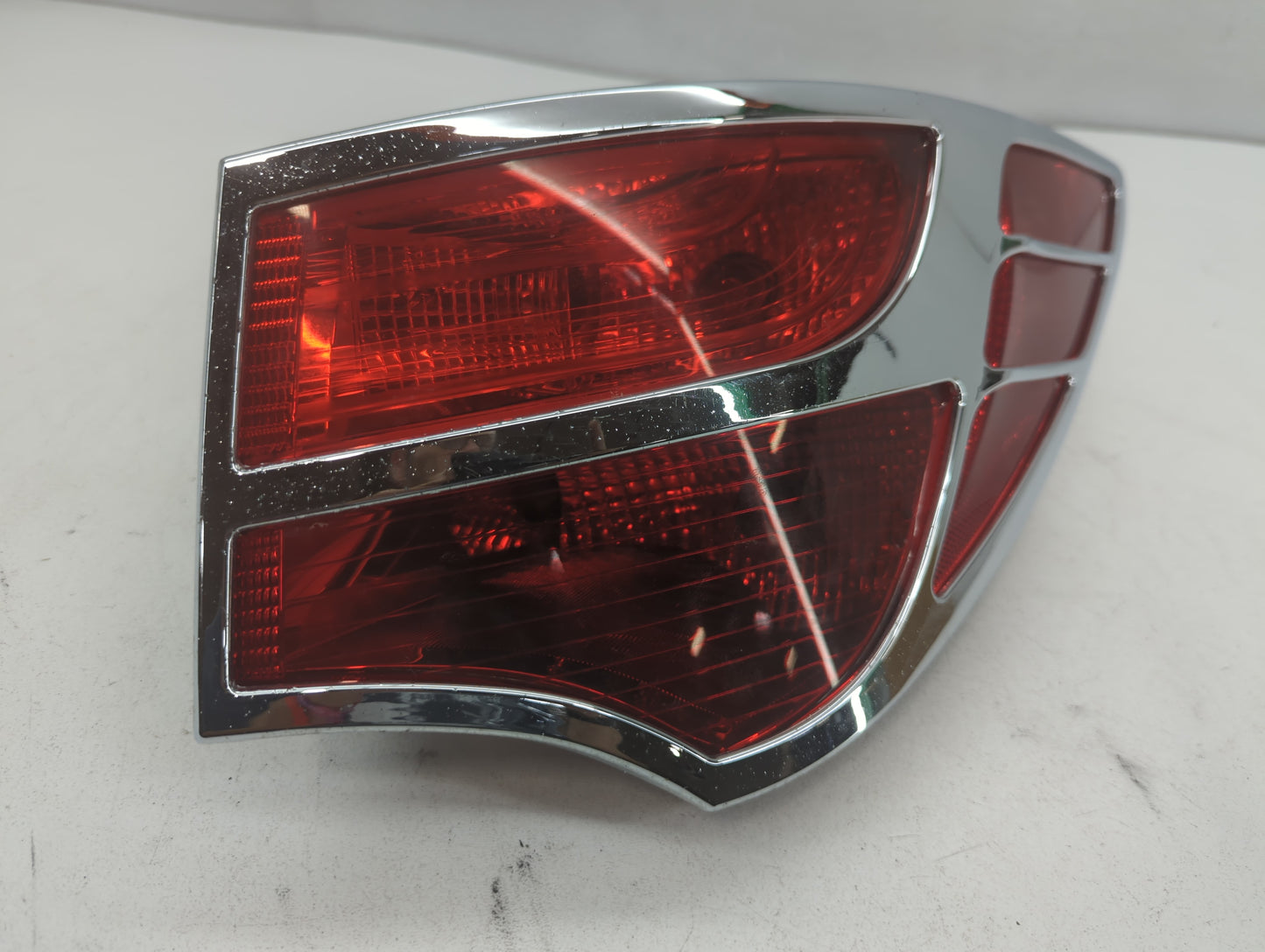 2013-2016 Hyundai Santa Fe Tail Light Assembly Passenger Right OEM P/N:92492-4z0 Fits Fits 2013 2014 2015 2016 OEM Used Auto