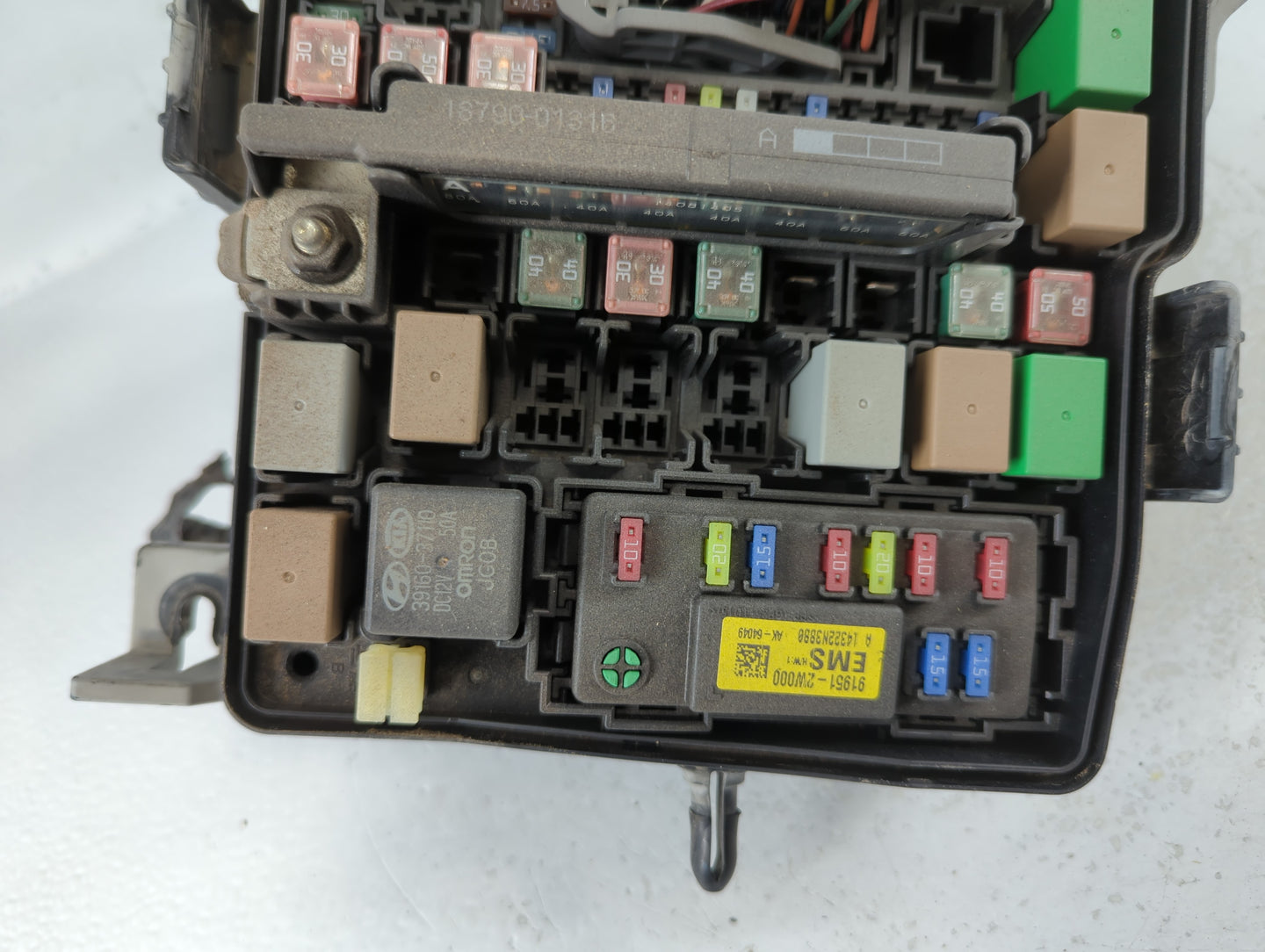 2013 Hyundai Santa Fe Fusebox Fuse Box Panel Relay Module P/N:VS912004Z150ZA N91210-B8561 Fits OEM Used Auto Parts - Oemused