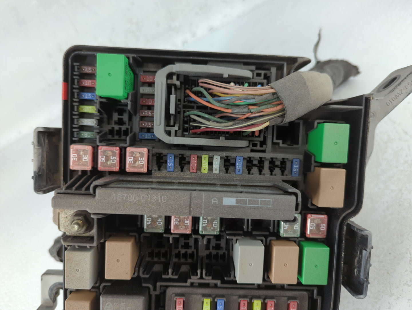 2013 Hyundai Santa Fe Fusebox Fuse Box Panel Relay Module P/N:VS912004Z150ZA N91210-B8561 Fits OEM Used Auto Parts - Oemused
