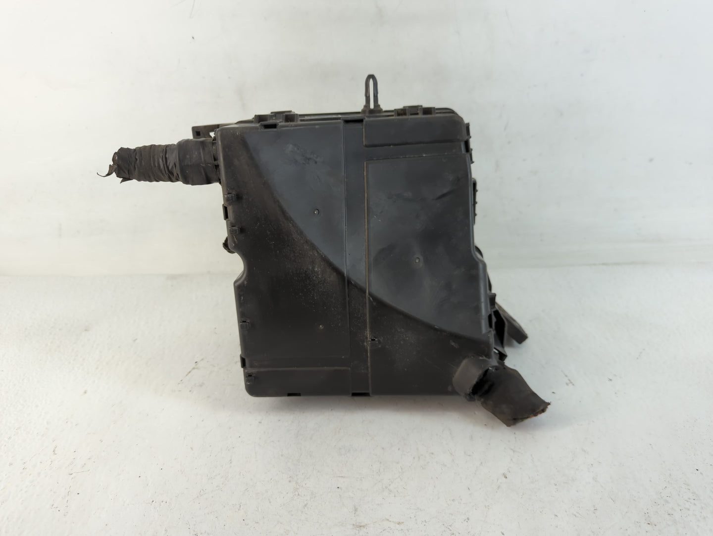 2013 Hyundai Santa Fe Fusebox Fuse Box Panel Relay Module P/N:VS912004Z140ZA Fits OEM Used Auto Parts - Oemusedautoparts1.co