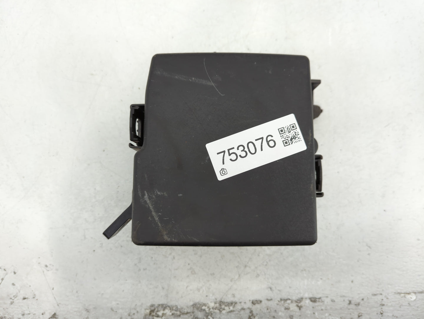 2013 Hyundai Santa Fe Fusebox Fuse Box Panel Relay Module P/N:VS912004Z100ZA Fits OEM Used Auto Parts - Oemusedautoparts1.co
