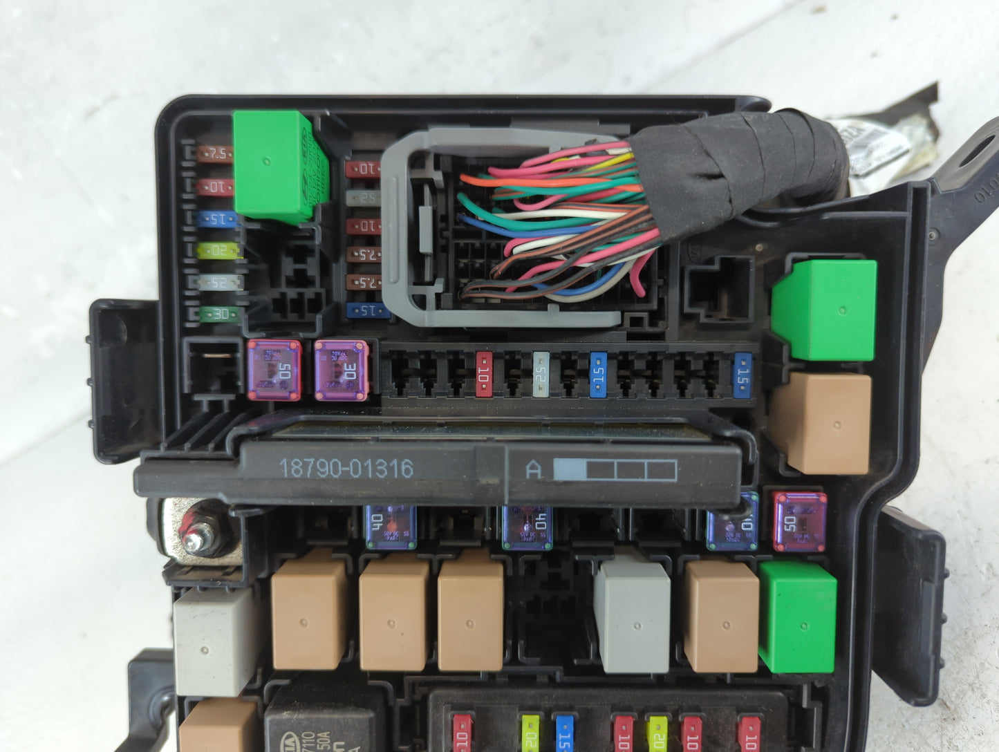 2013 Hyundai Santa Fe Fusebox Fuse Box Panel Relay Module P/N:VSP73320701872110053 Fits OEM Used Auto Parts - Oemusedautopar