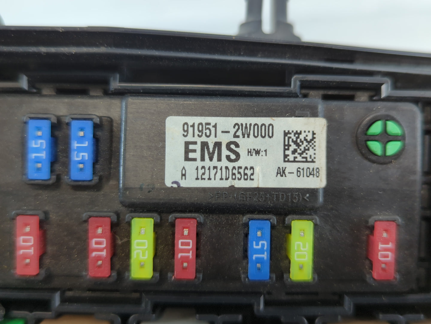 2013 Hyundai Santa Fe Fusebox Fuse Box Panel Relay Module P/N:VSP73320701872110053 Fits OEM Used Auto Parts - Oemusedautopar