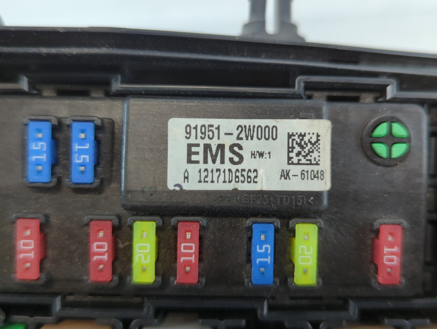 2013 Hyundai Santa Fe Fusebox Fuse Box Panel Relay Module P/N:VSP73320701872110053 Fits OEM Used Auto Parts - Oemusedautopar