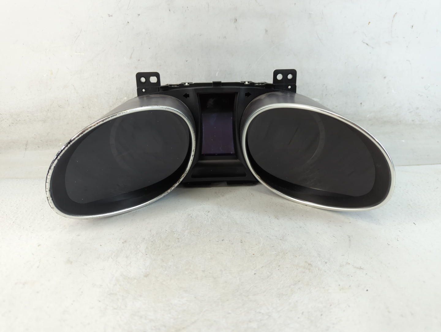 2013-2014 Hyundai Santa Fe Instrument Cluster Speedometer Gauges P/N:94011-B8041 Fits Fits 2013 2014 OEM Used Auto Parts - O