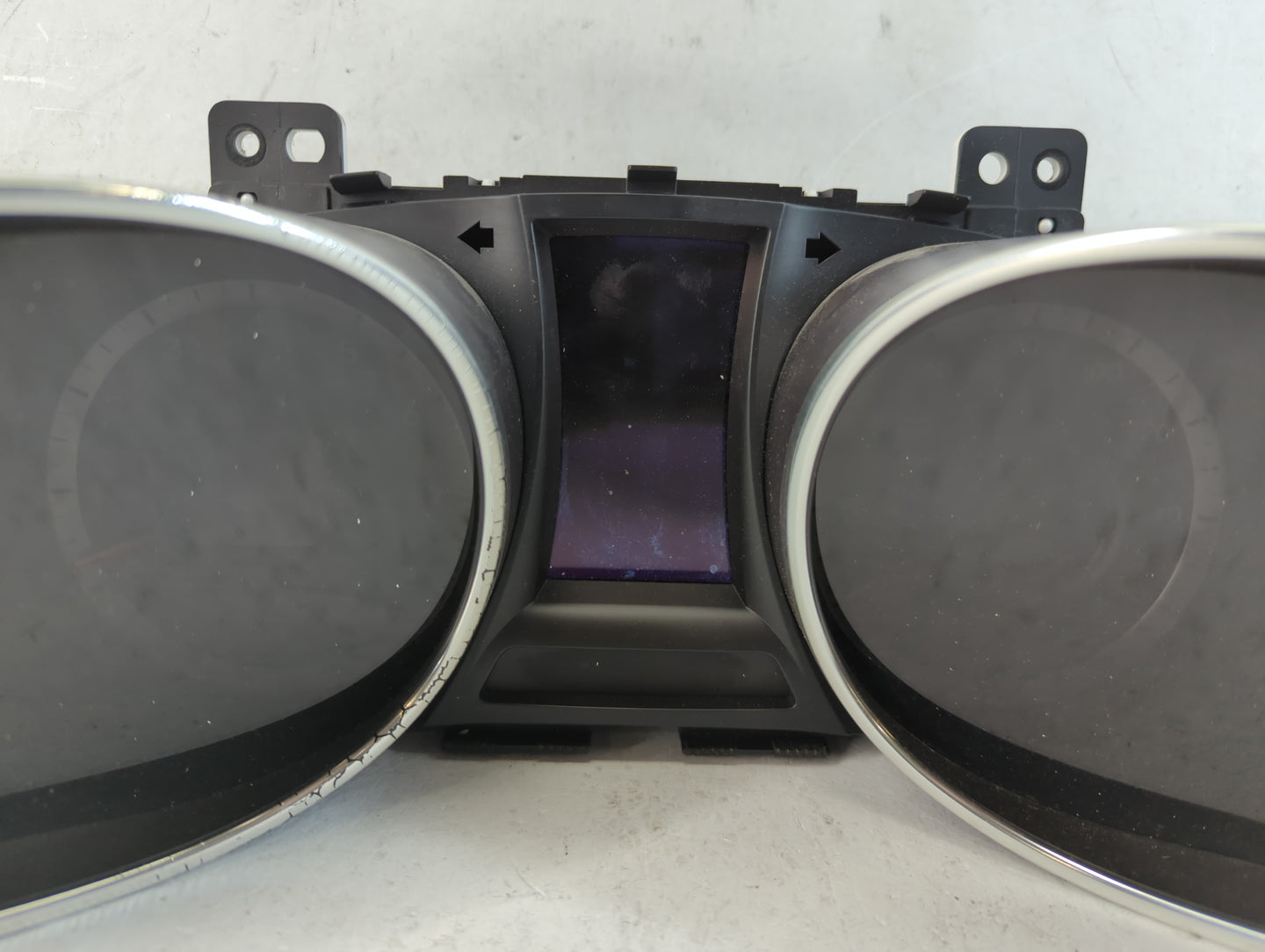 2013-2014 Hyundai Santa Fe Instrument Cluster Speedometer Gauges P/N:94011-B8041 Fits Fits 2013 2014 OEM Used Auto Parts - O