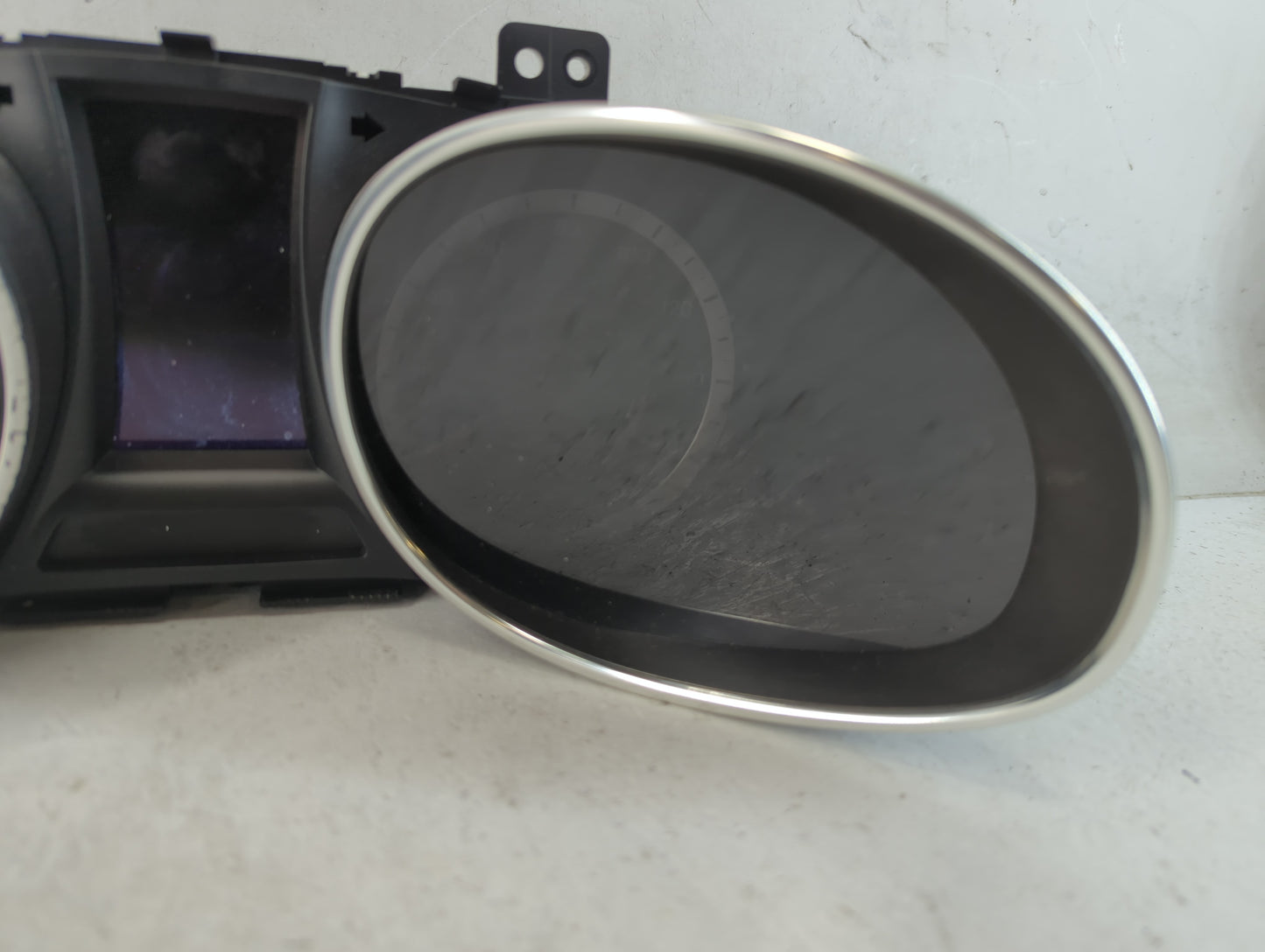 2013-2014 Hyundai Santa Fe Instrument Cluster Speedometer Gauges P/N:94011-B8041 Fits Fits 2013 2014 OEM Used Auto Parts - O