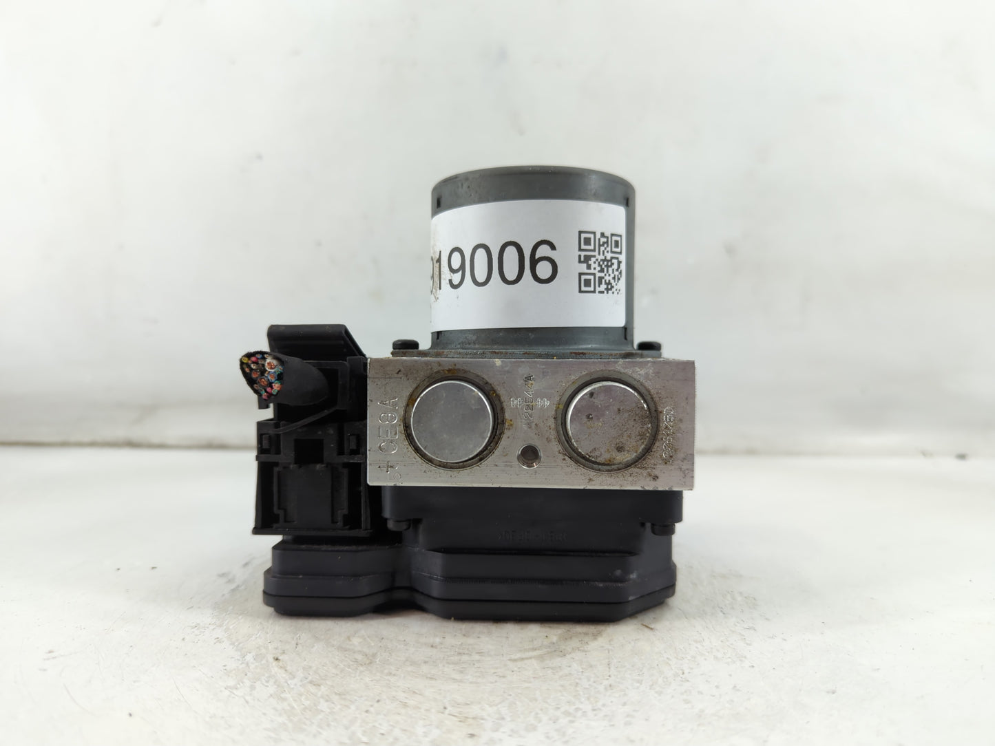 2013 Hyundai Santa Fe ABS Pump Control Module Replacement P/N:BH6013M300 58920-4Z000 Fits OEM Used Auto Parts - Oemusedautop