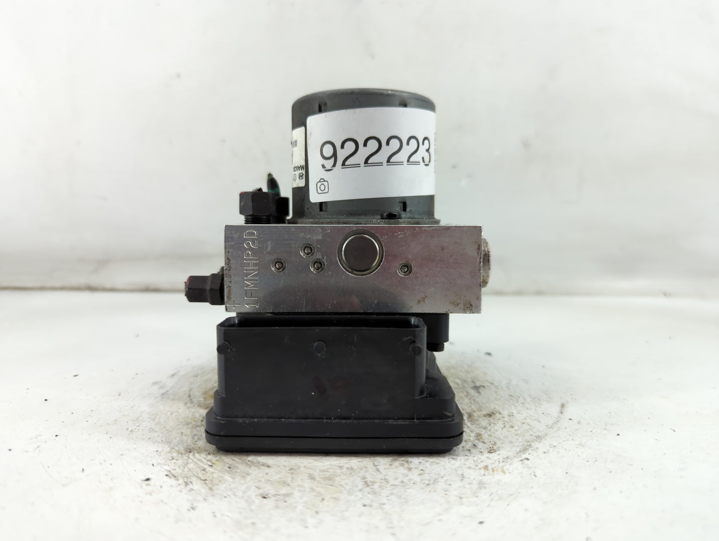 2013 Hyundai Santa Fe ABS Pump Control Module Replacement P/N:58920-4Z000 Fits OEM Used Auto Parts - Oemusedautoparts1.com