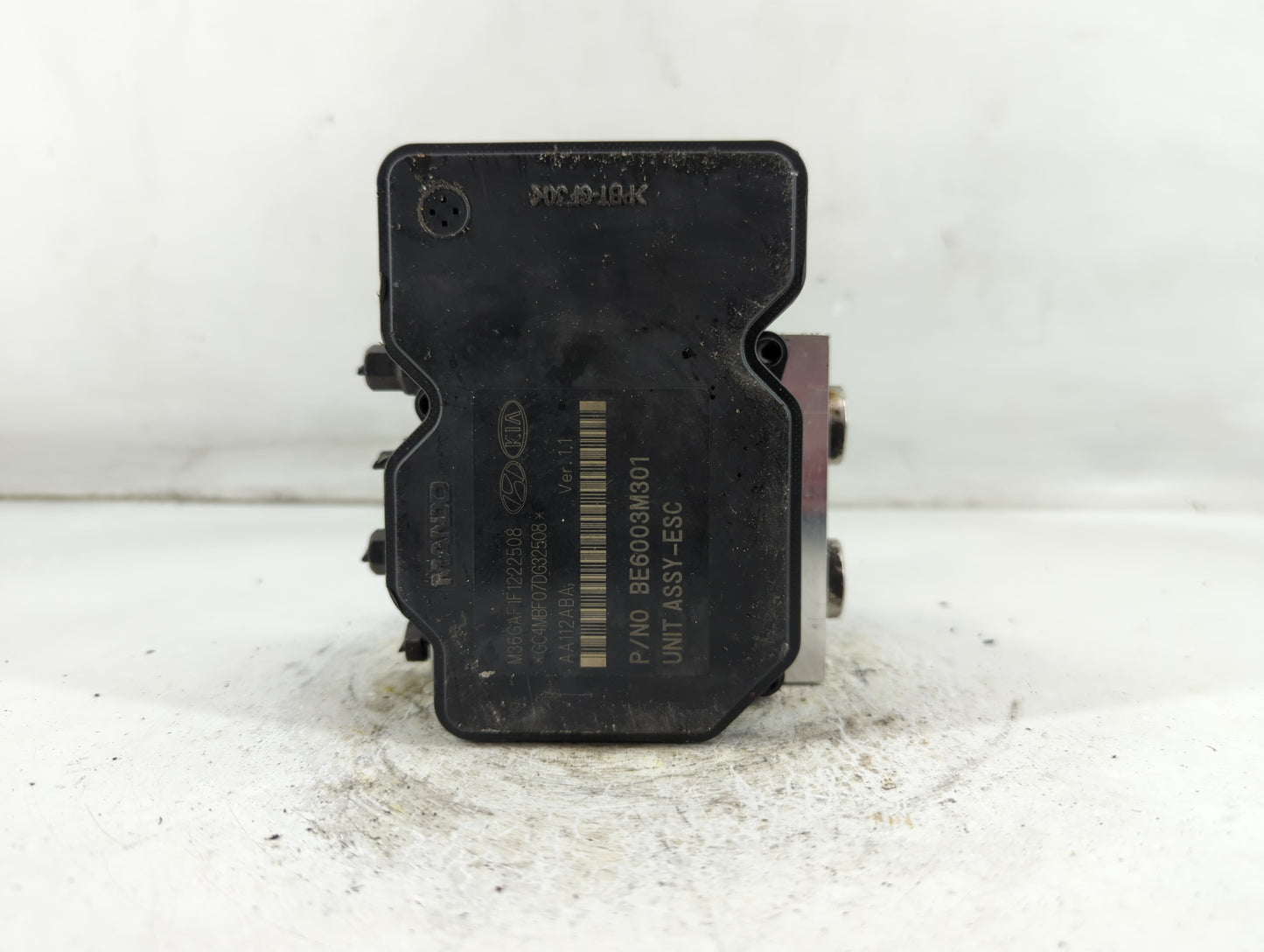 2013 Hyundai Santa Fe ABS Pump Control Module Replacement P/N:58920-4Z000 Fits OEM Used Auto Parts - Oemusedautoparts1.com