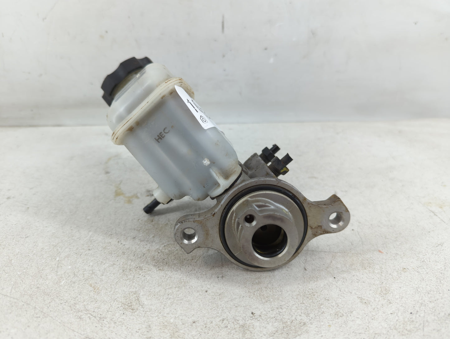 2011-2014 Hyundai Sonata Brake Master Cylinder - Oemusedautoparts1.com