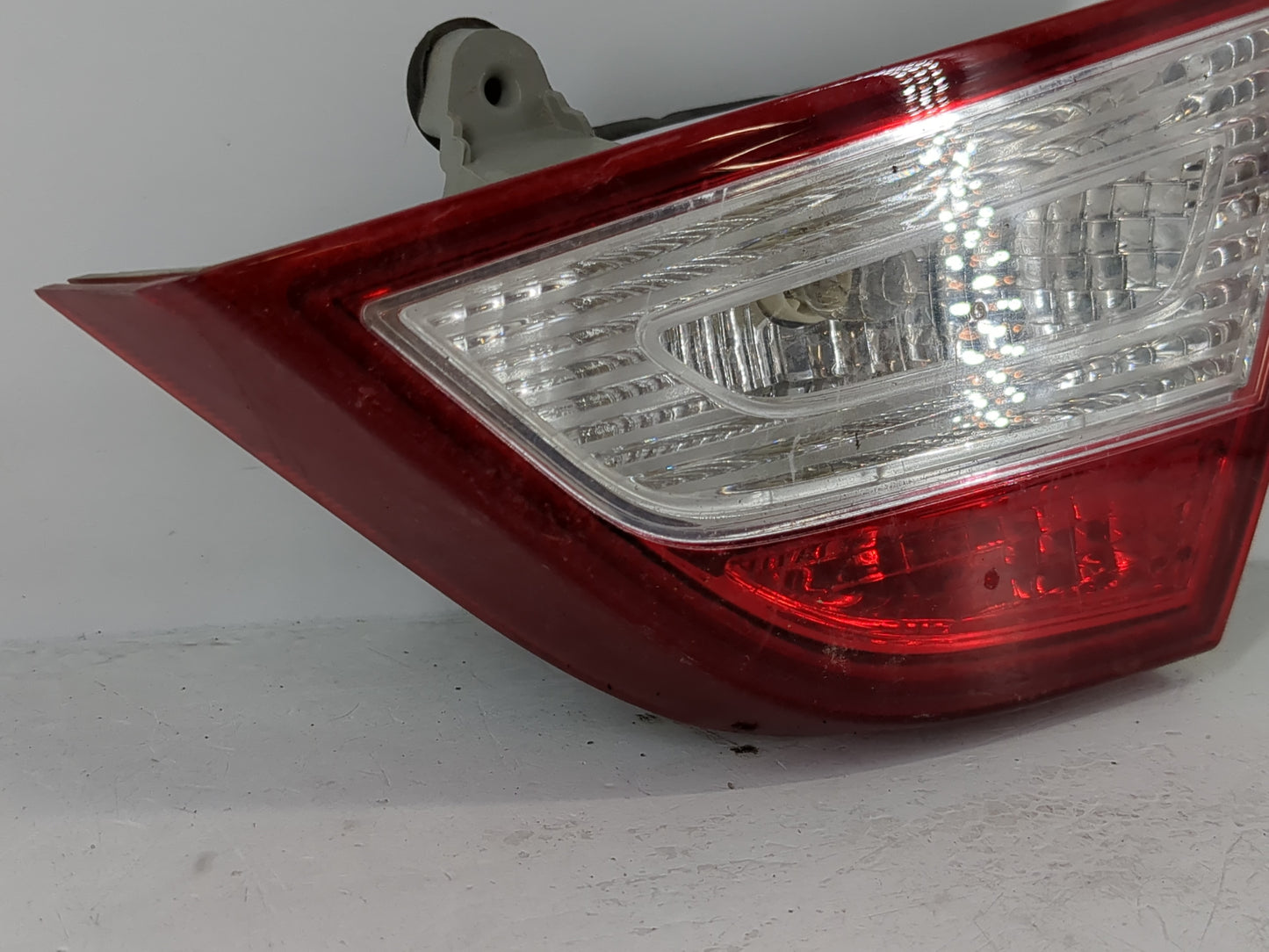 2011-2014 Hyundai Sonata Tail Light Assembly Passenger Right OEM P/N:92404-3Q Fits Fits 2011 2012 2013 2014 OEM Used Auto Pa