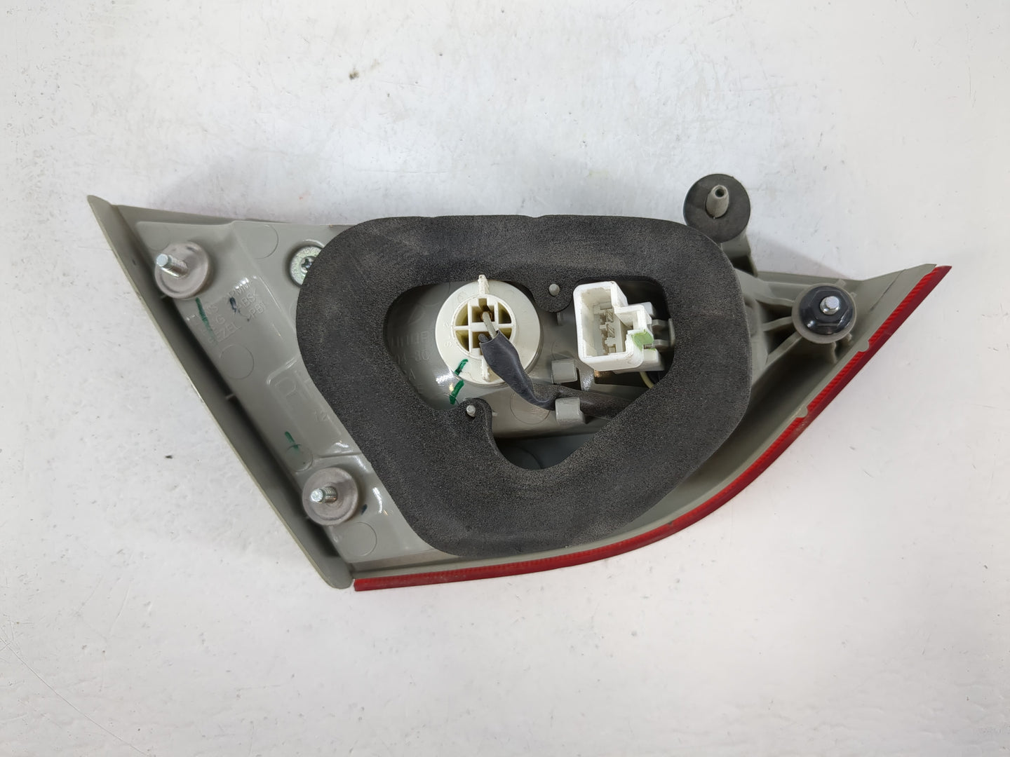 2011-2014 Hyundai Sonata Tail Light Assembly Passenger Right OEM P/N:92404-3Q Fits Fits 2011 2012 2013 2014 OEM Used Auto Pa