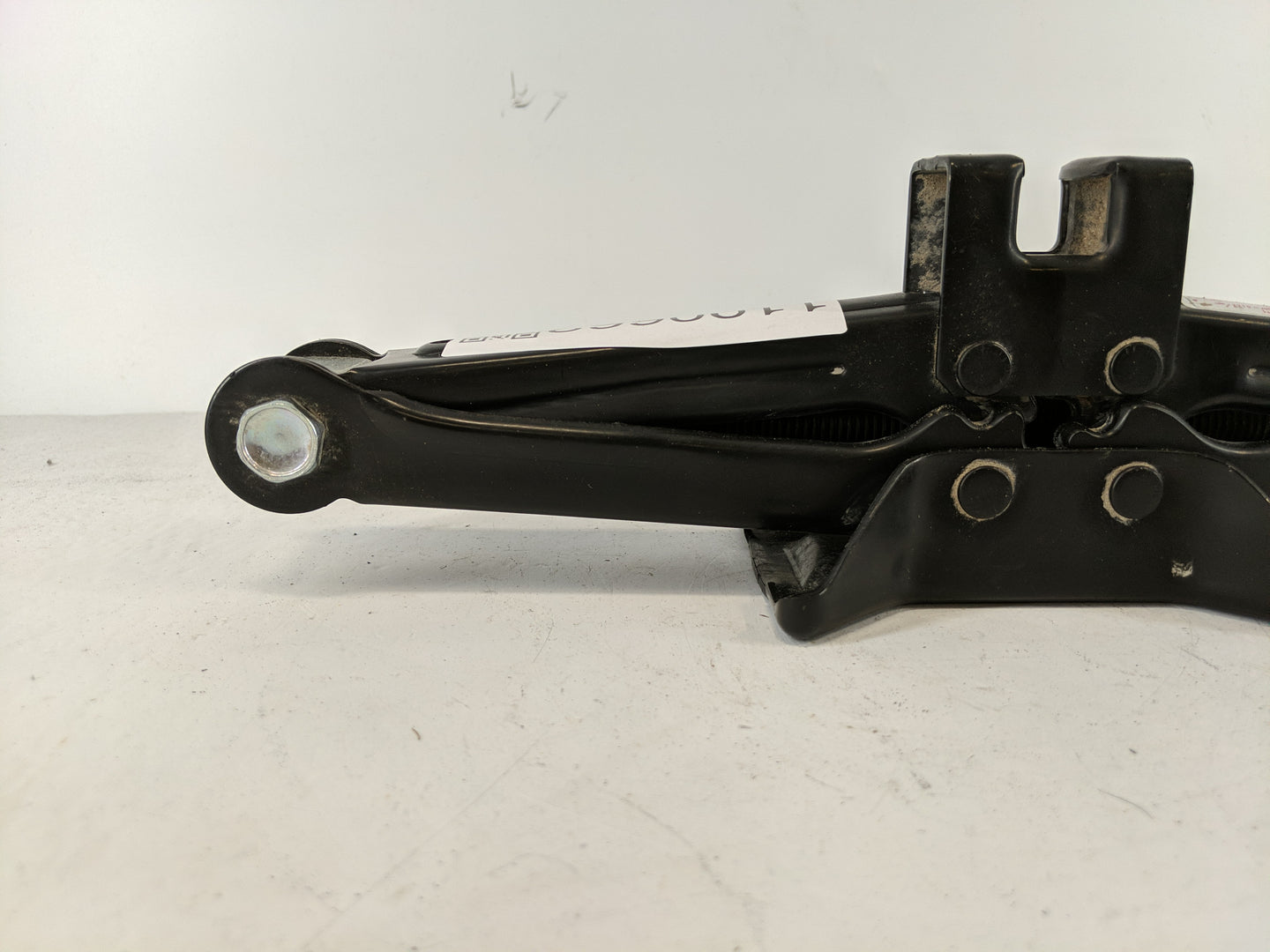2013 Hyundai Sonata Spare Scissor Car Jack 1100662 - Oemusedautoparts1.com