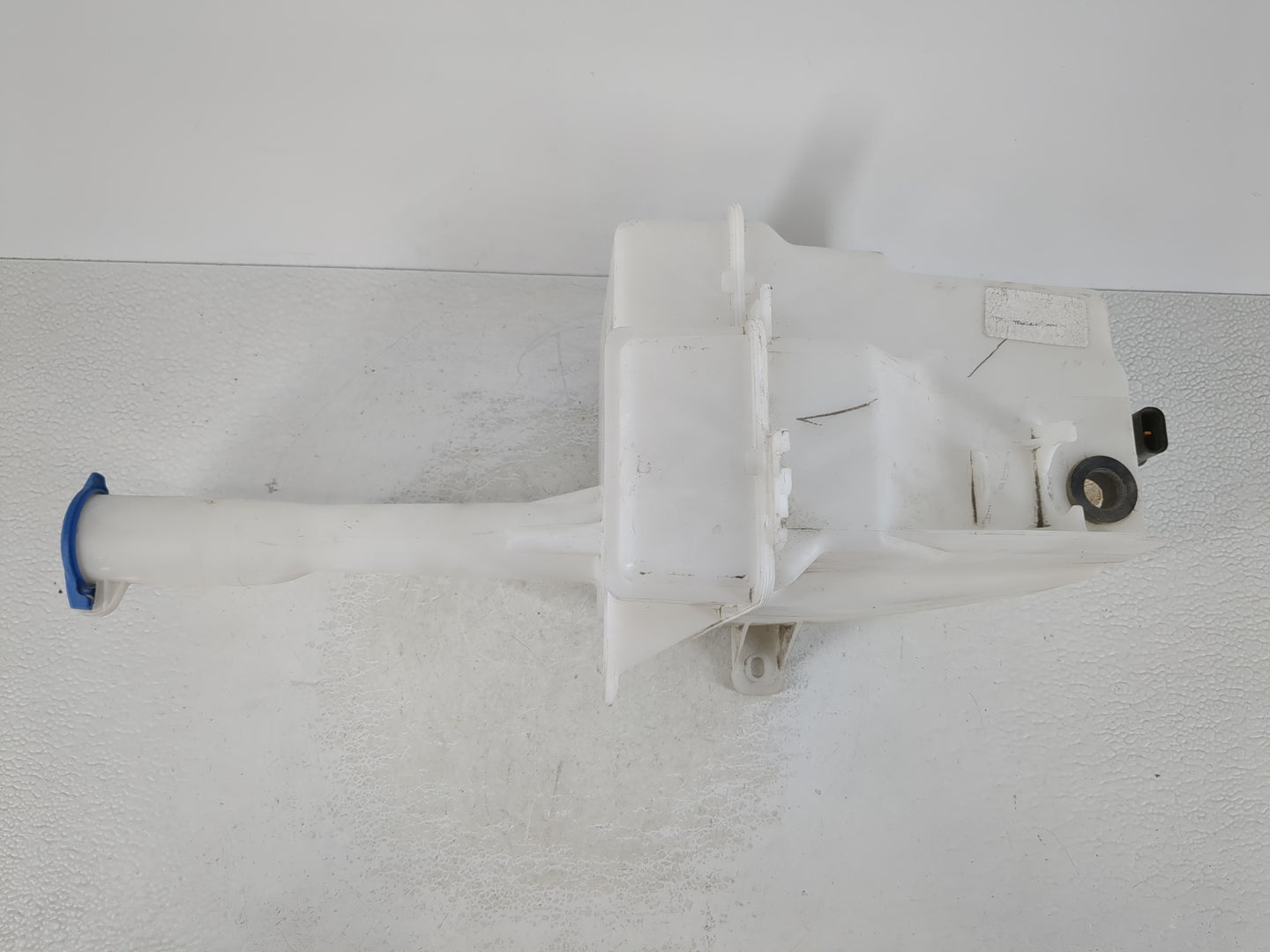 2011-2015 Hyundai Sonata Windshield Washer Fluid Reservoir Bottle Oem - Oemusedautoparts1.com