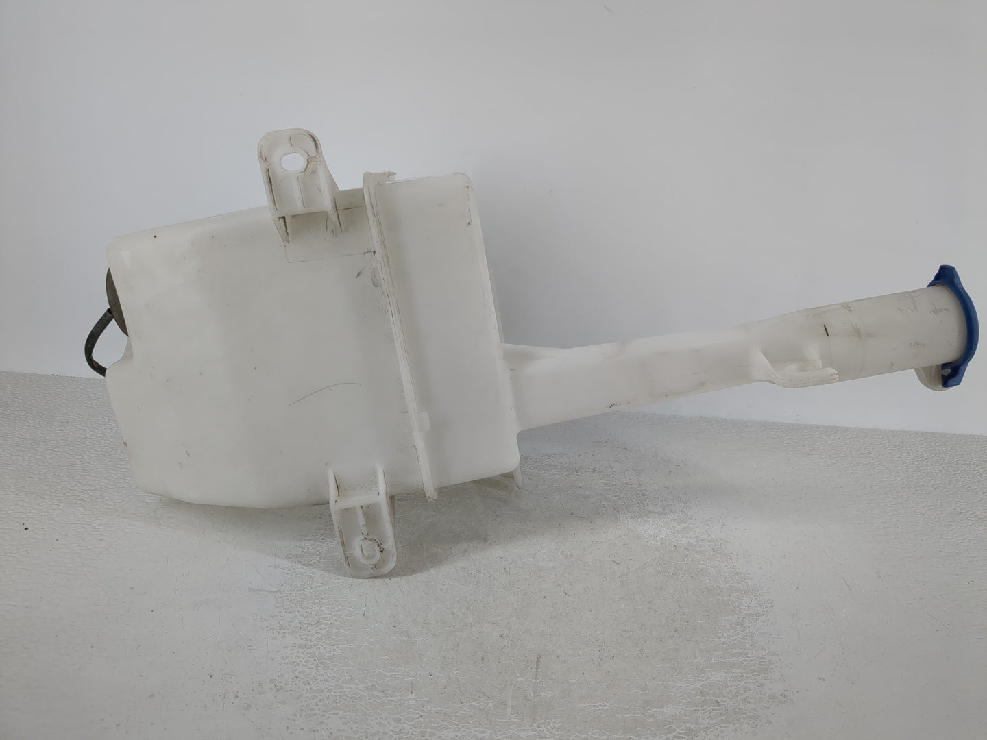 2011-2015 Hyundai Sonata Windshield Washer Fluid Reservoir Bottle Oem - Oemusedautoparts1.com