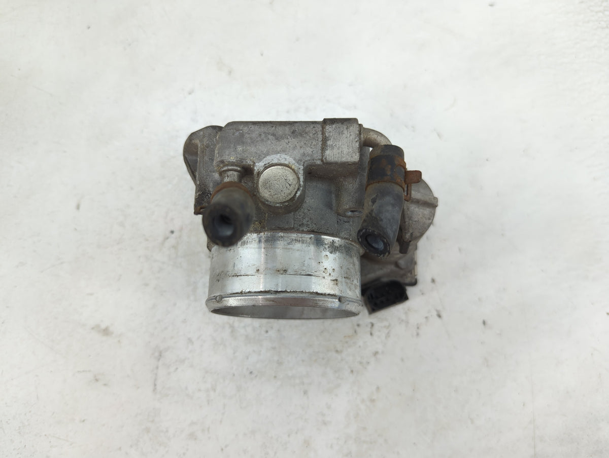 2011-2014 Hyundai Sonata Throttle Body P/N:35100-2G700 Fits Fits 2011 2012 2013 2014 2015 2016 OEM Used Auto Parts - Oemused