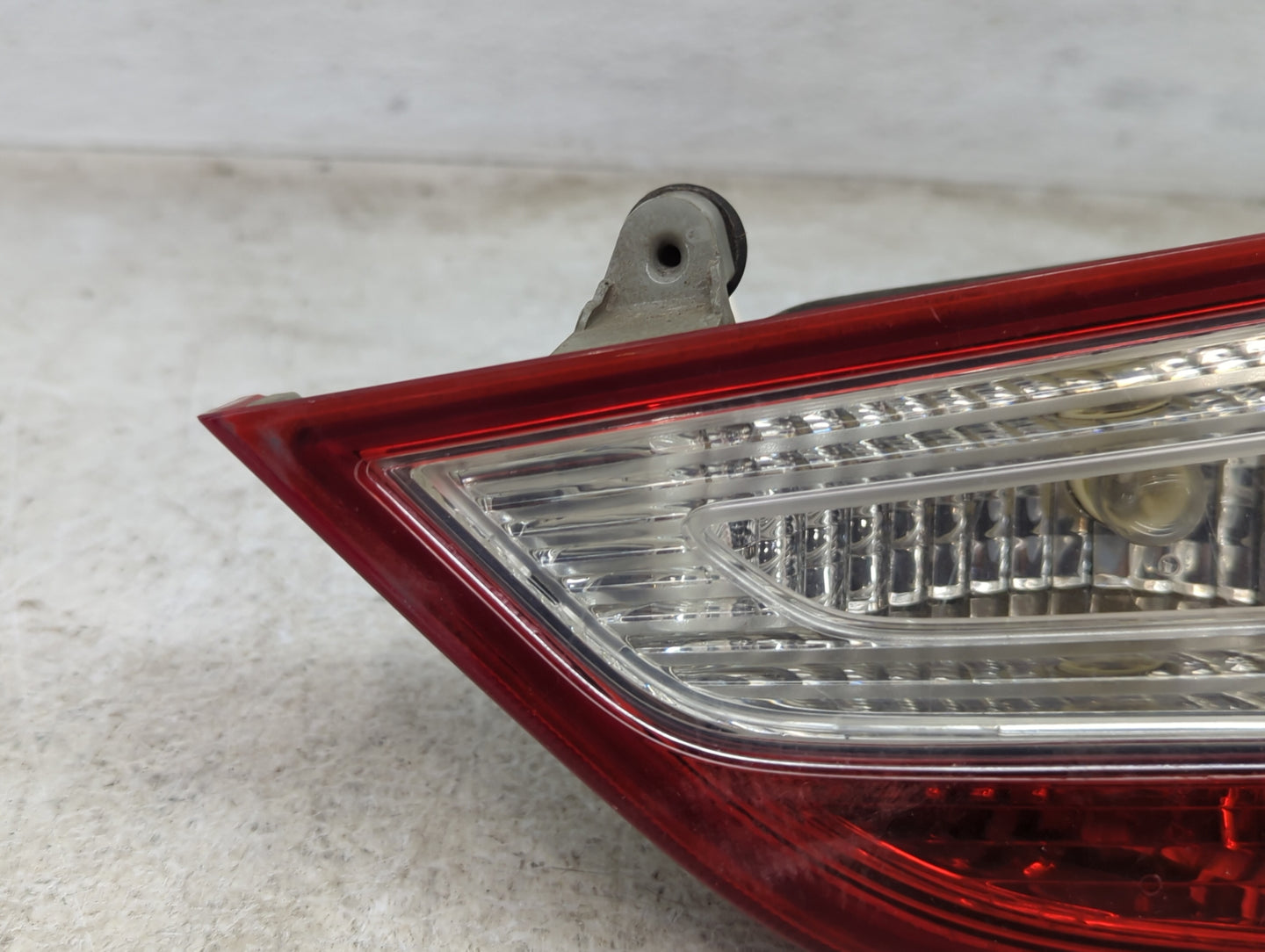 2011 Hyundai Sonata Passenger Right Side Deck Lid Mounted Tail Light - Oemusedautoparts1.com