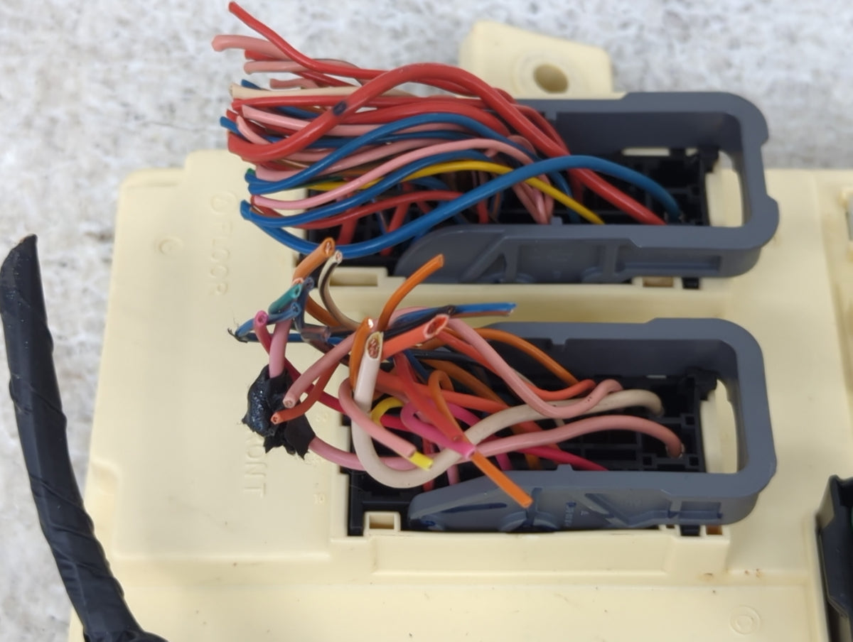 2012-2014 Hyundai Sonata Body Control Module Bcm Inner Cabin Fuse Box 1128132 - Oemusedautoparts1.com